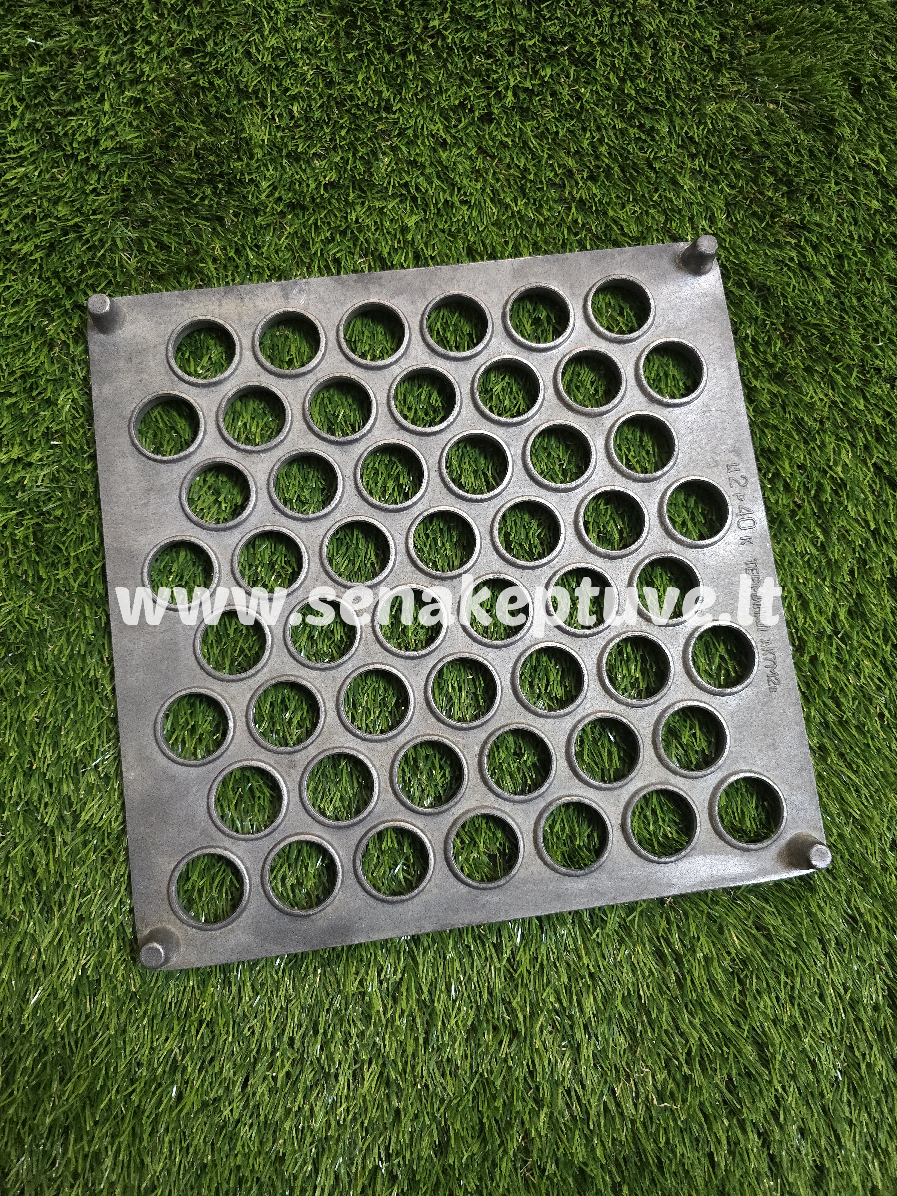 Senovinė koldūnų kepimo forma