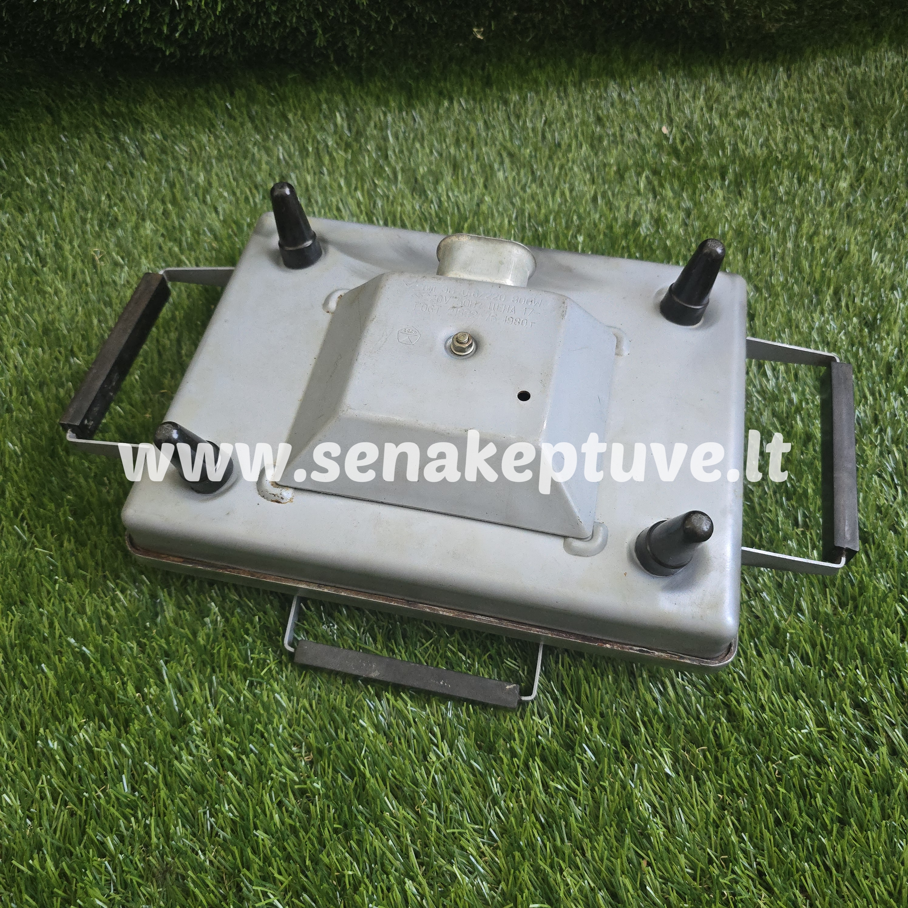 Senovinė elektrinė vaflinė su laidu ploniems vafliams