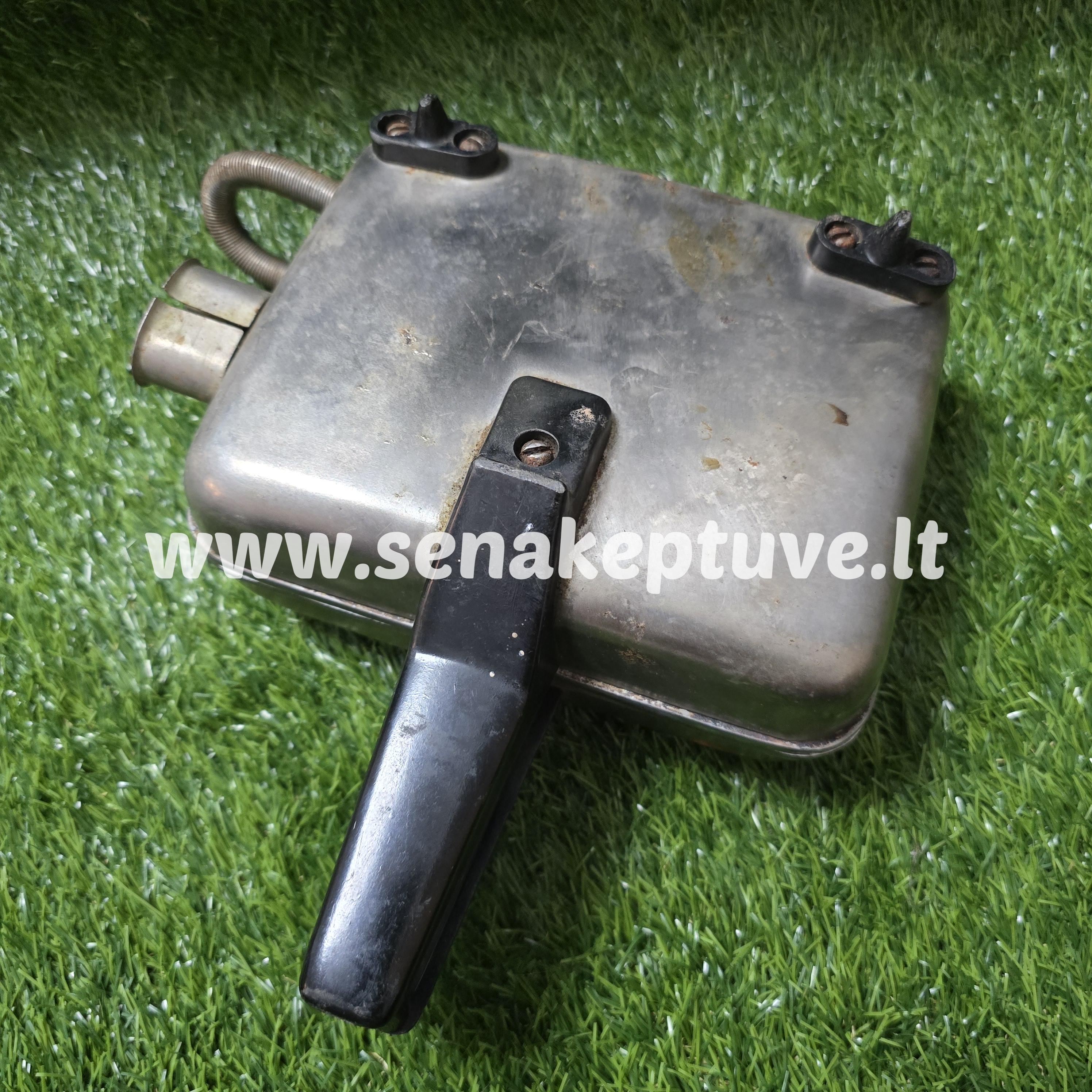 Senovinė elektrinė vaflinė su laidu