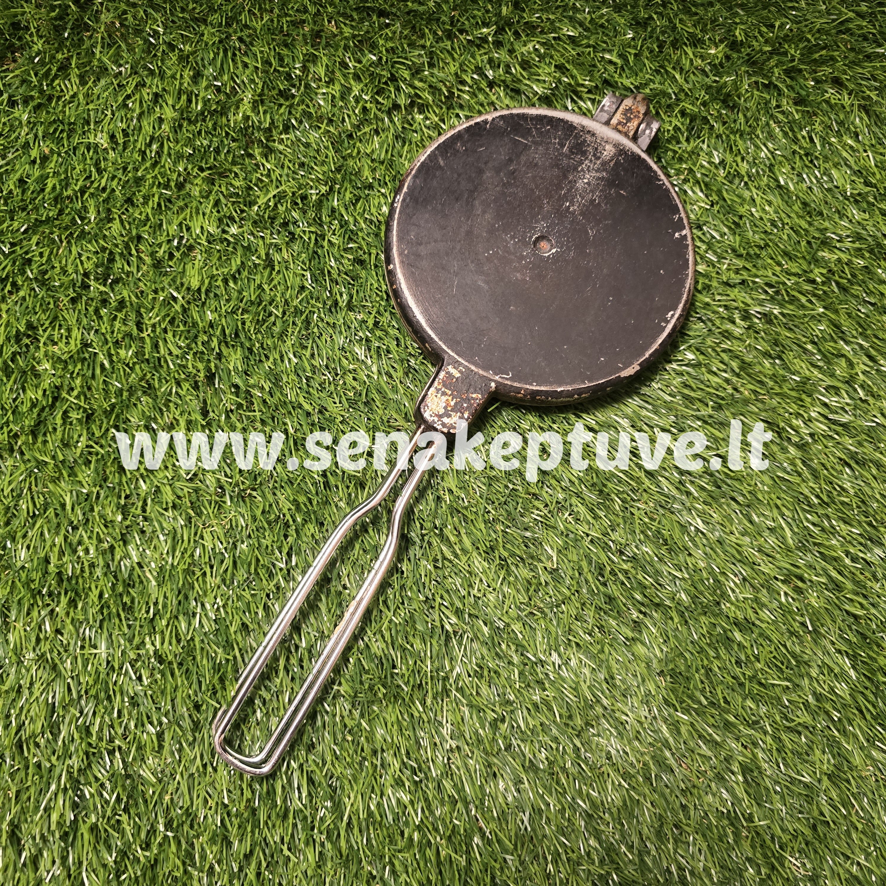 Senovinė plonų vaflių keptuvė