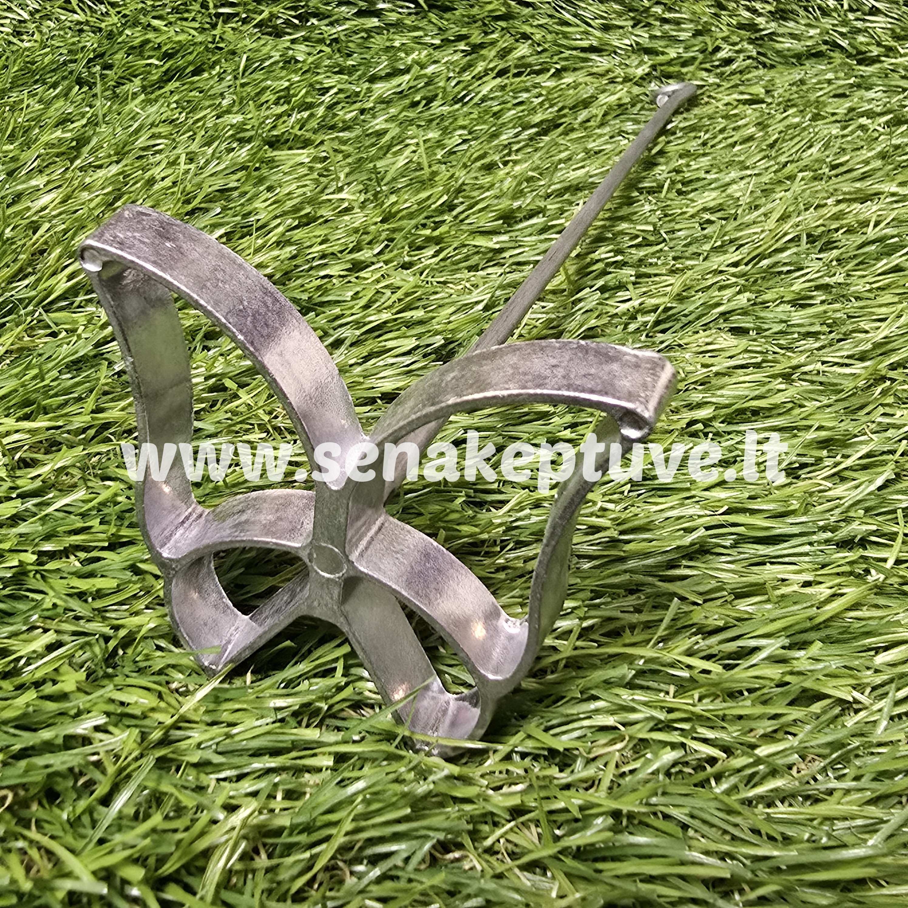 Šiuolaikinė žagarėlių formelė su koteliu