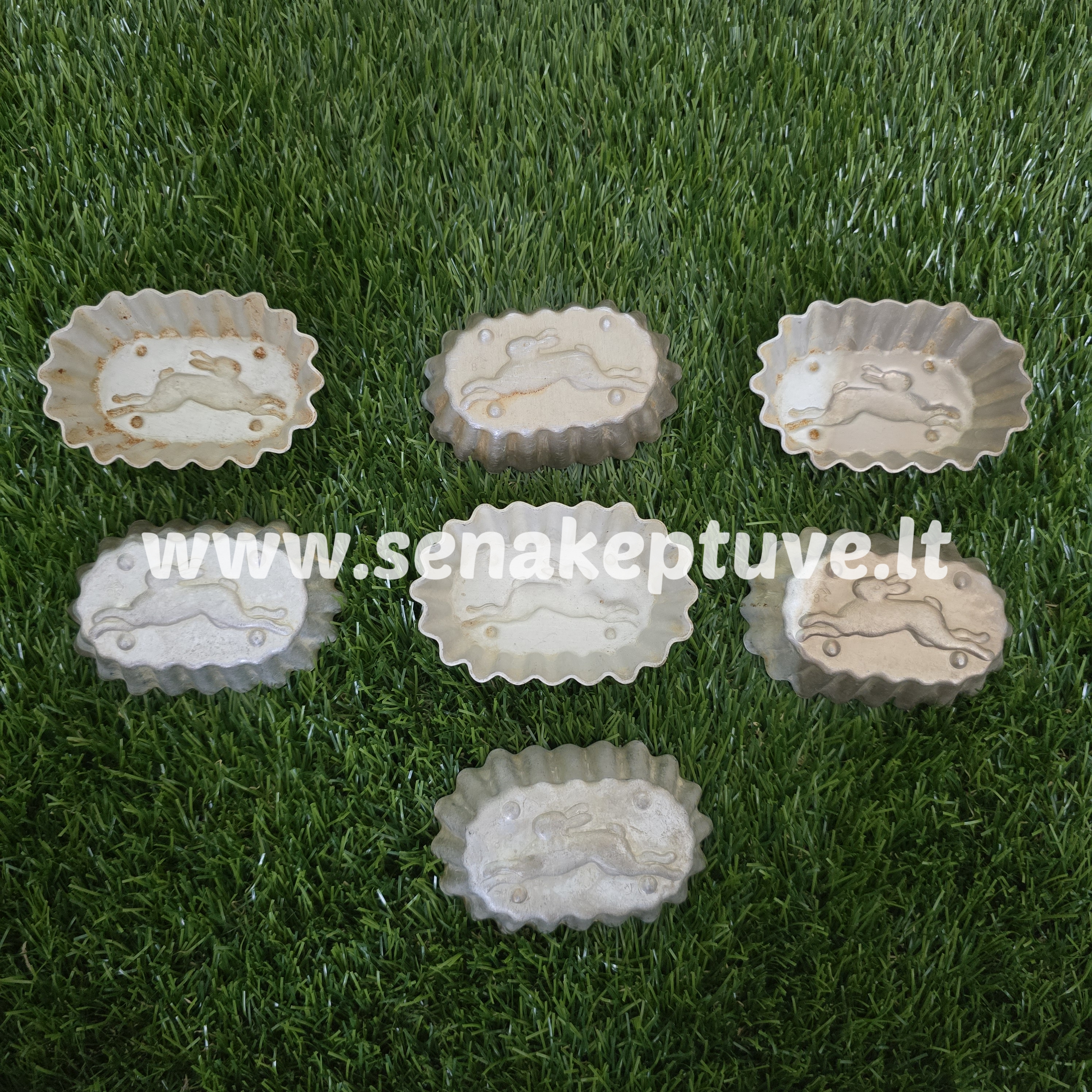 Senovinės kepimo formelės - krepšeliai su zuikučiais