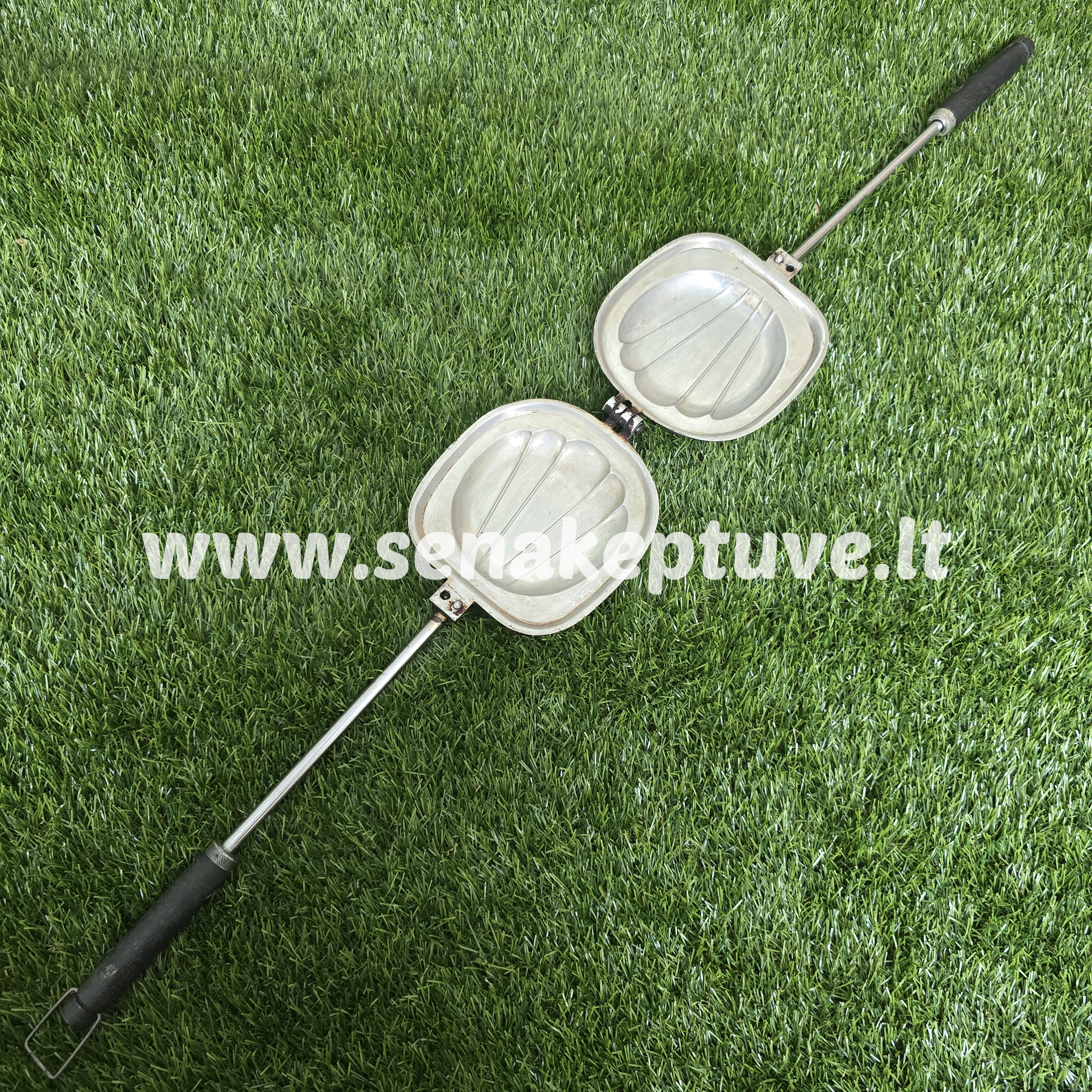 Senovinė madlenų keptuvė