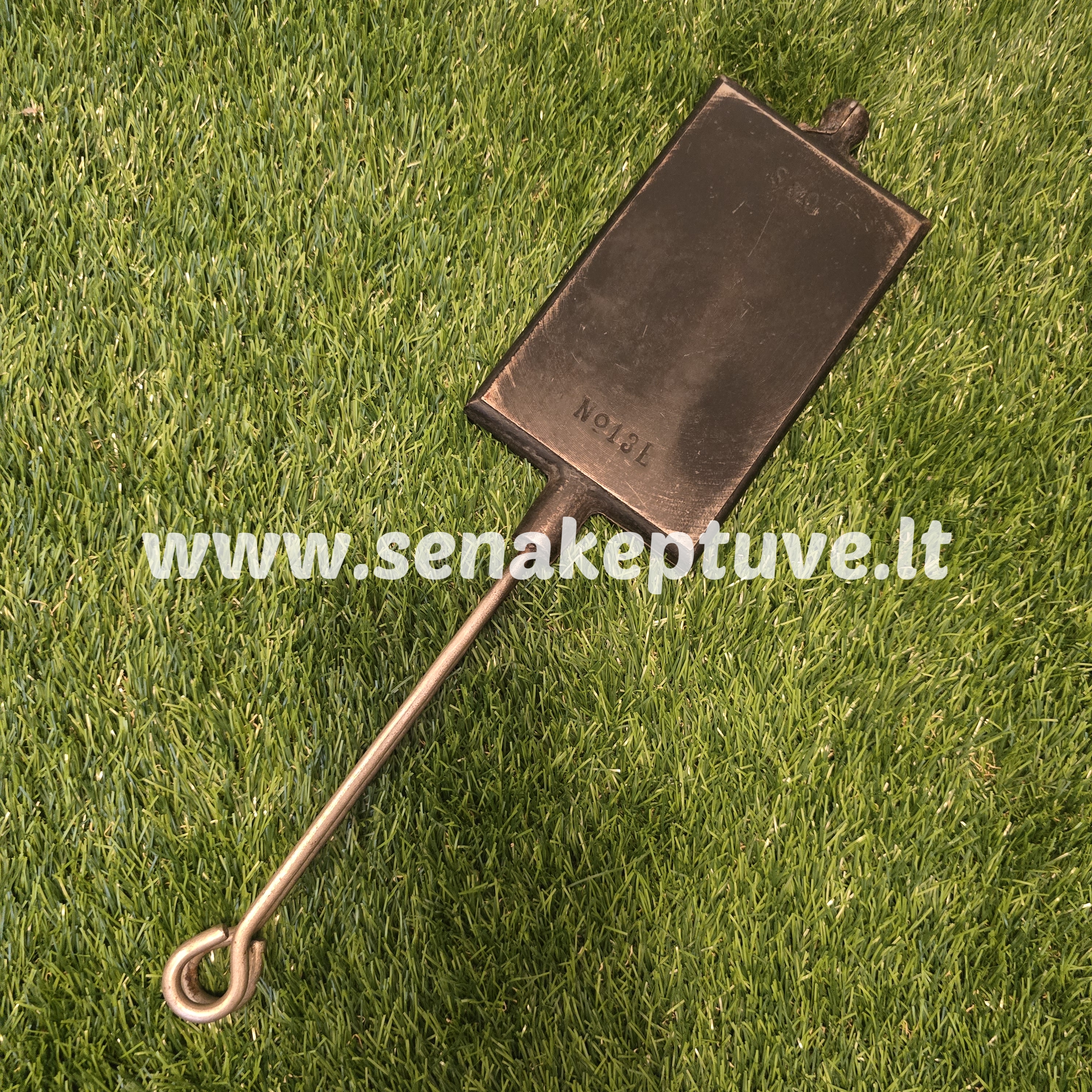 Senovinė ketaus plonų vaflių keptuvė