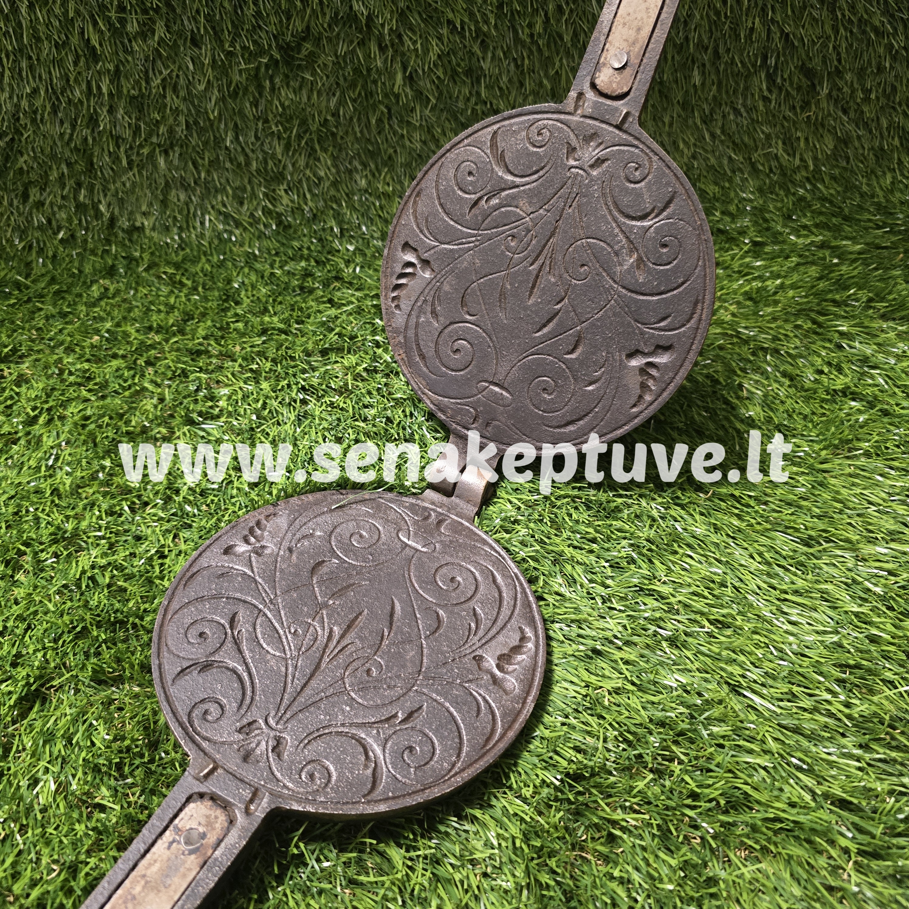 Senovinė ketaus plonų vaflių keptuvė