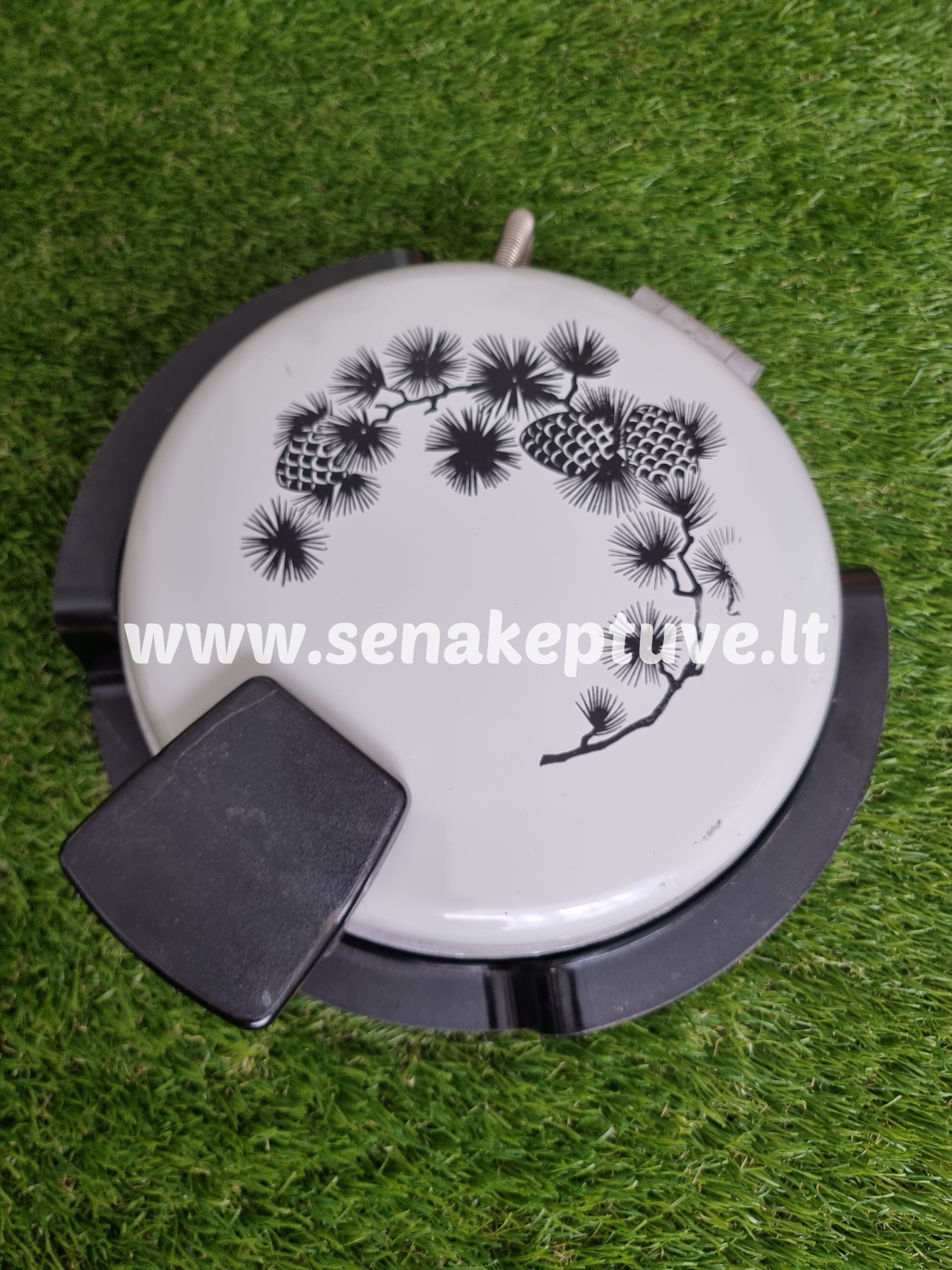 Senovinė elektrinė vaflinė su laidu