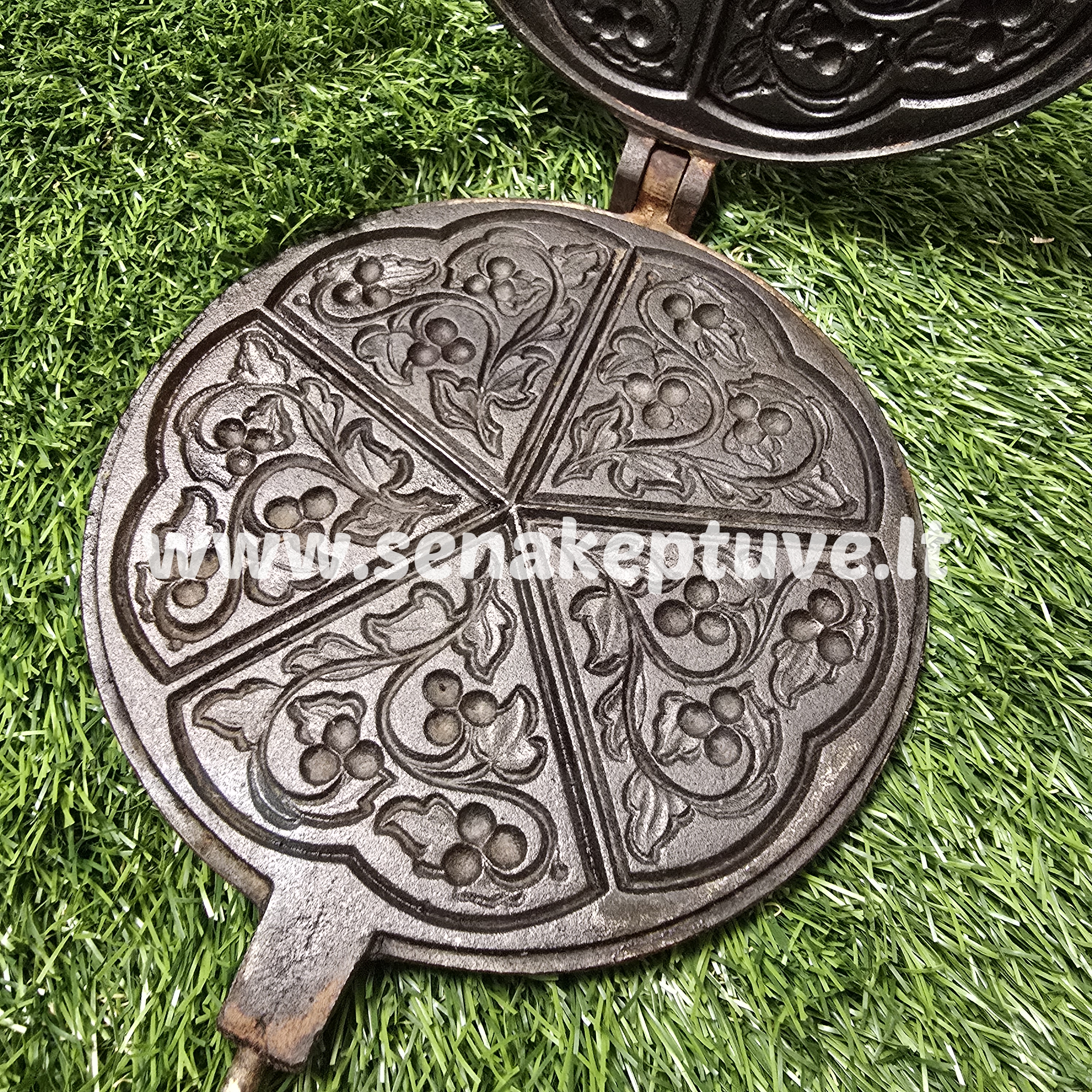 Senovinė ketaus plonų vaflių keptuvė Husqvarna