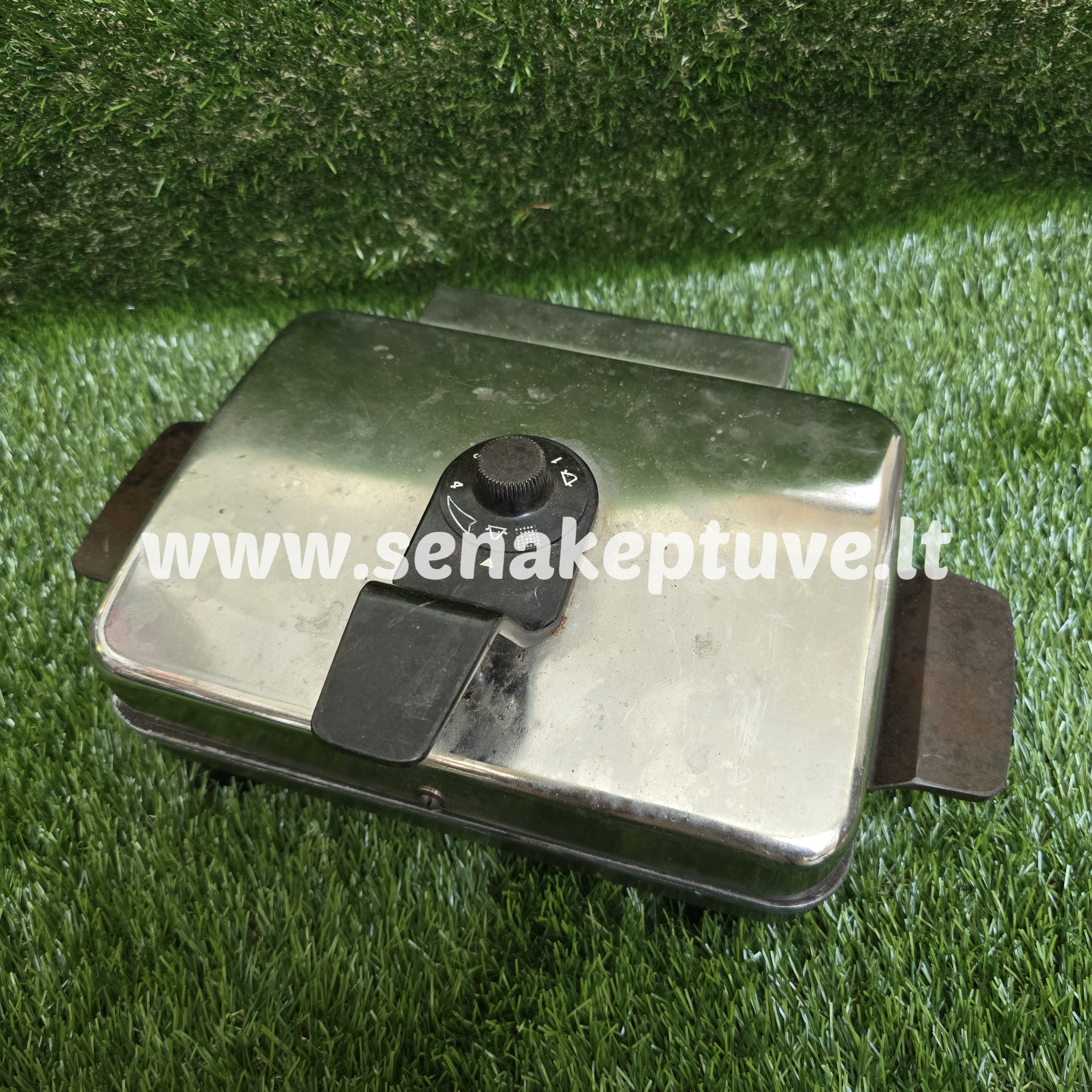 Senovinė elektrinė vaflinė su laidu