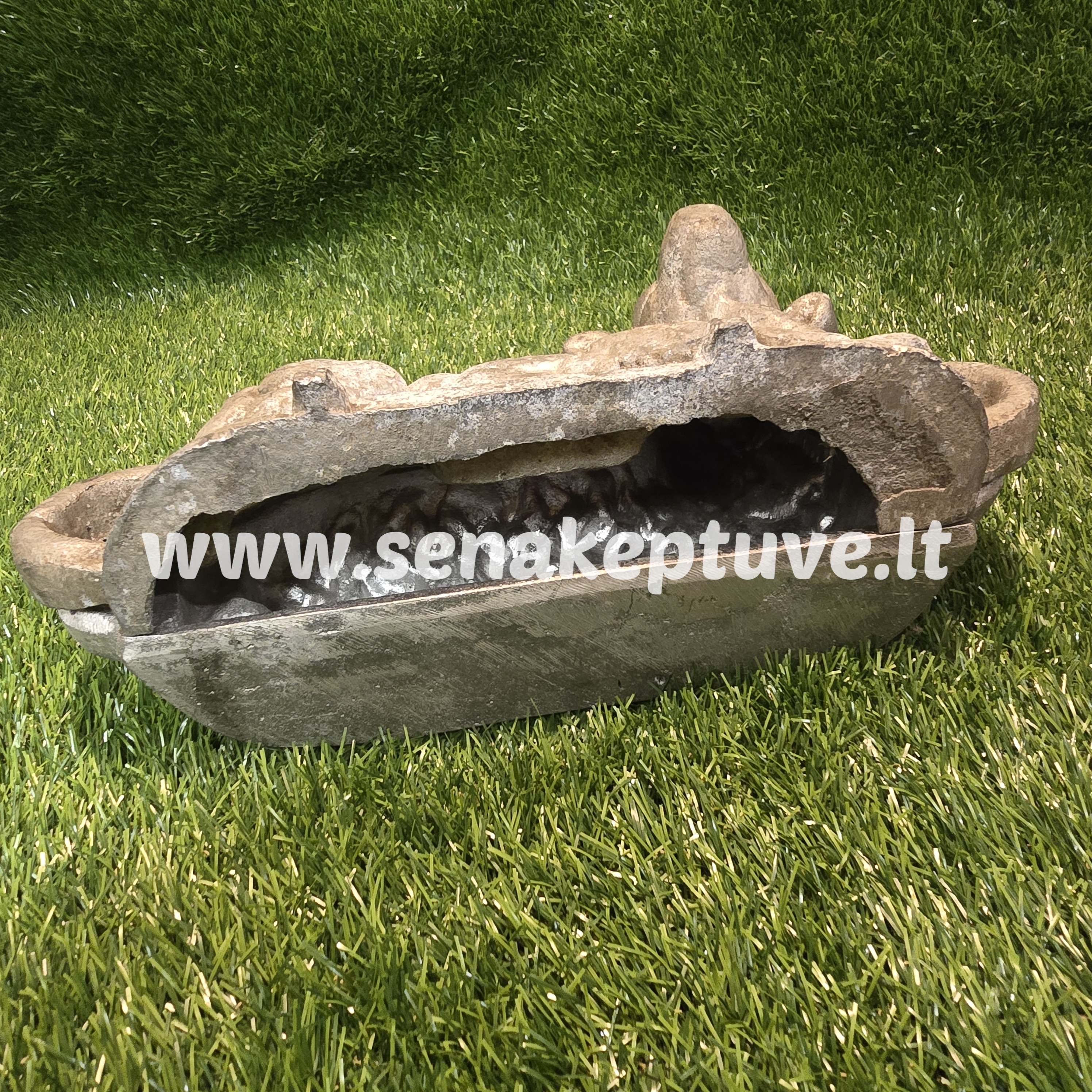 Senovinė avinėlio kepimo forma