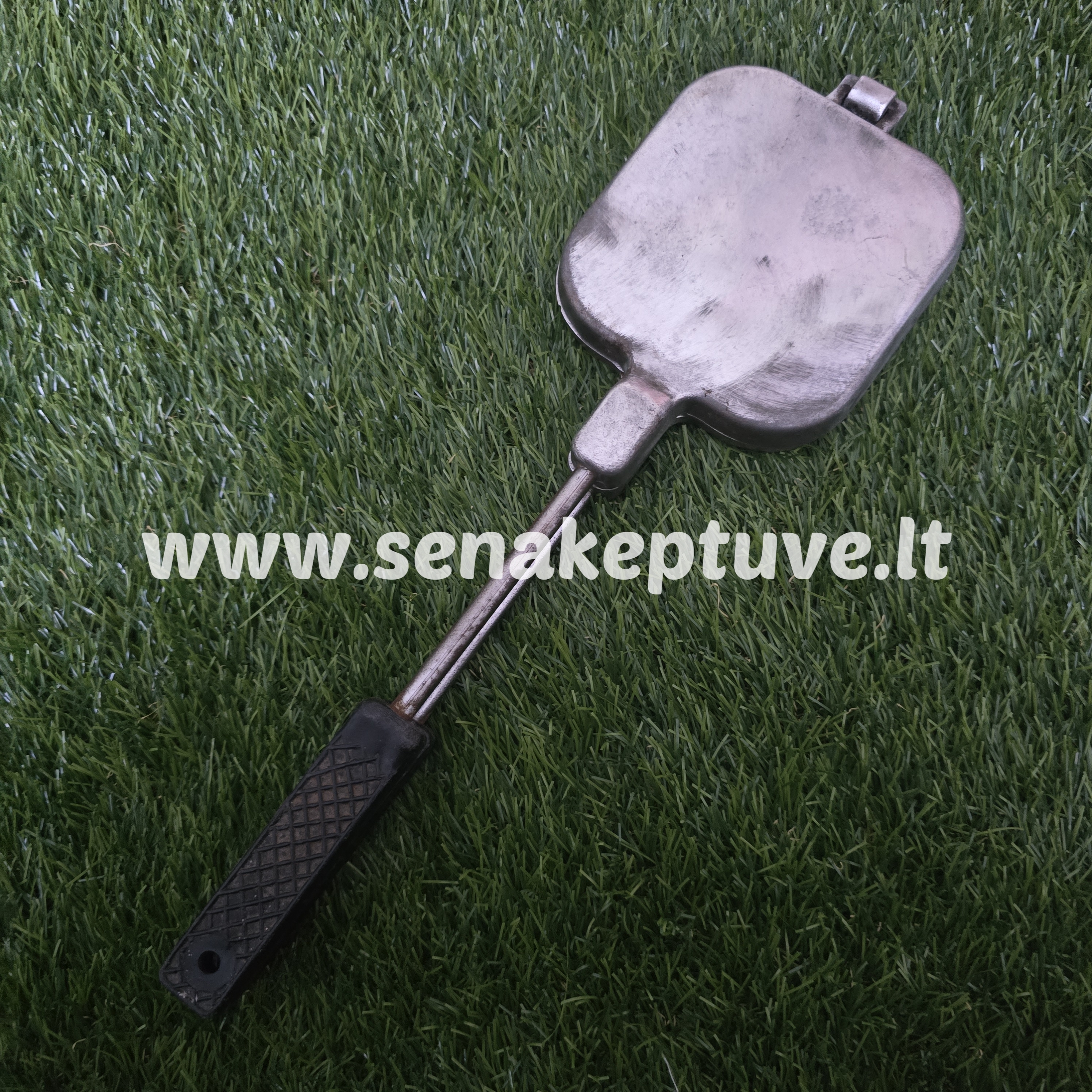 Senovinė meškučių keptuvė