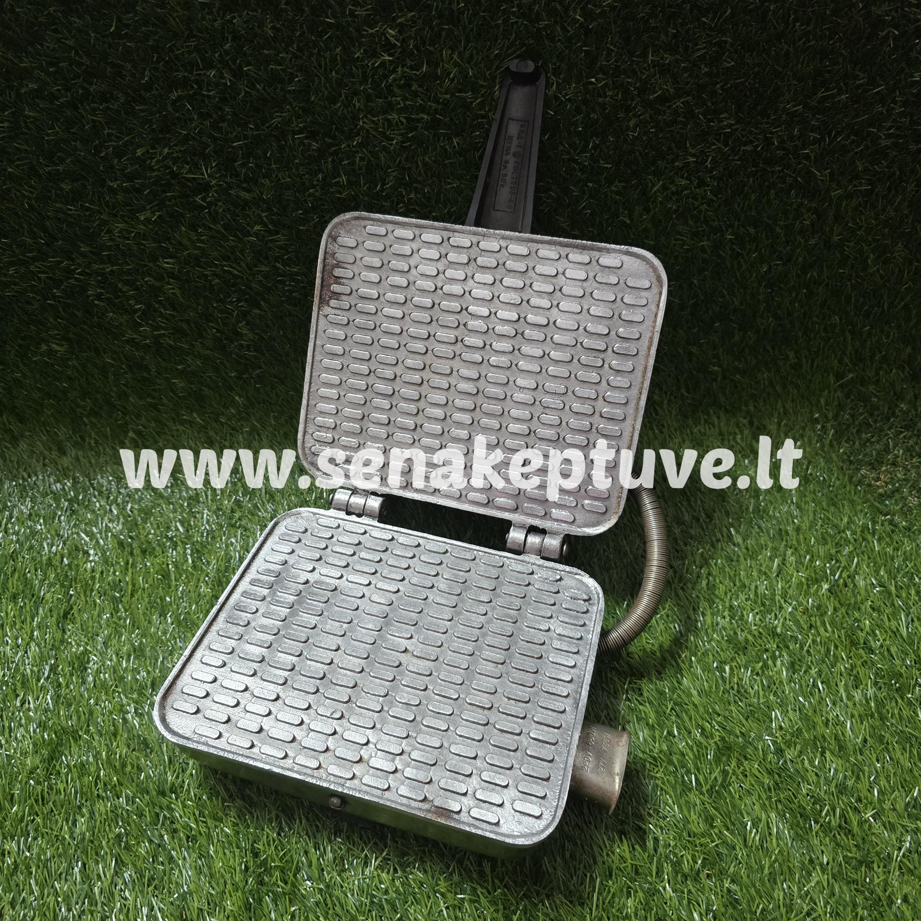 Senovinė elektrinė vaflinė su laidu (nėra apatinės rankenos)