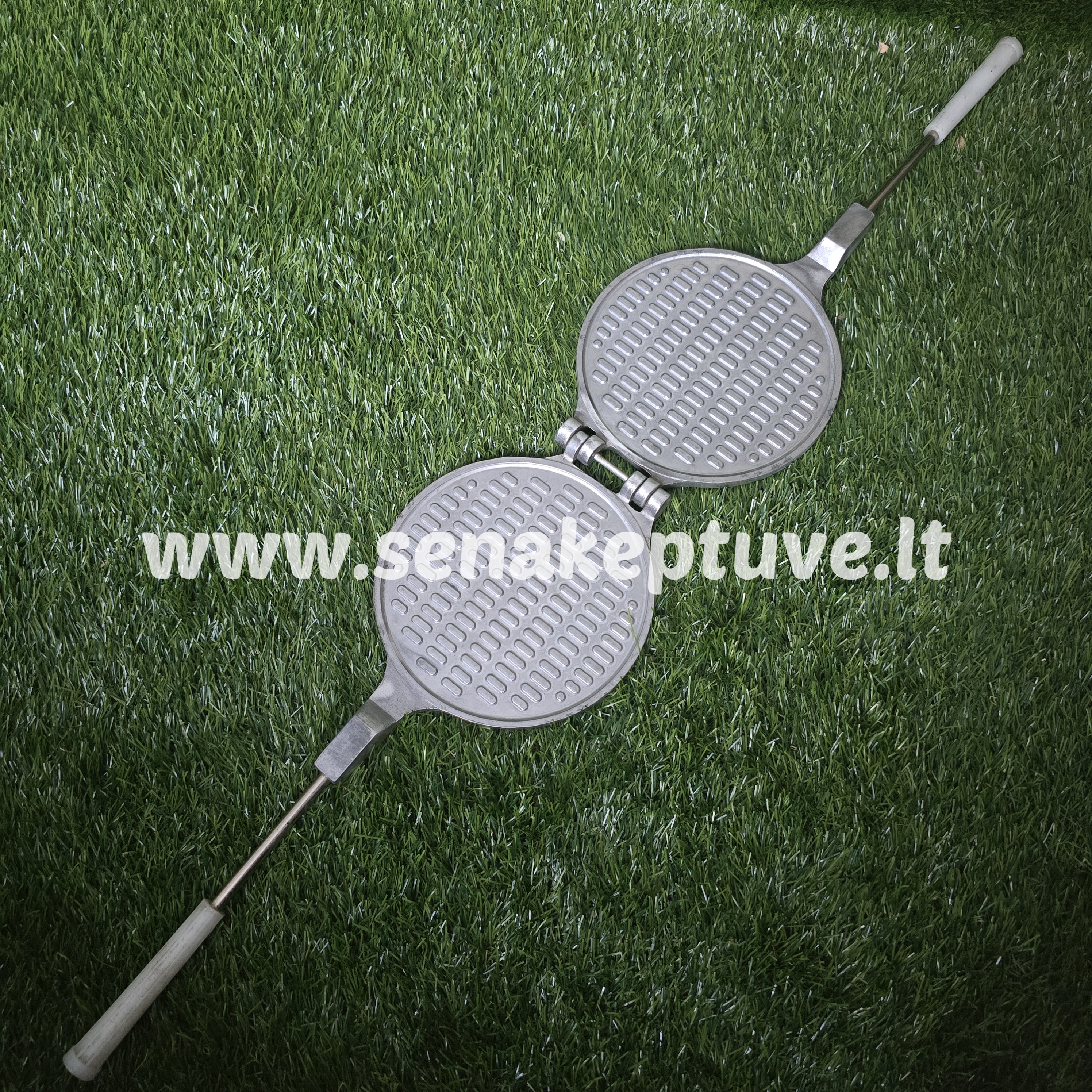 Senovinė vaflių keptuvė