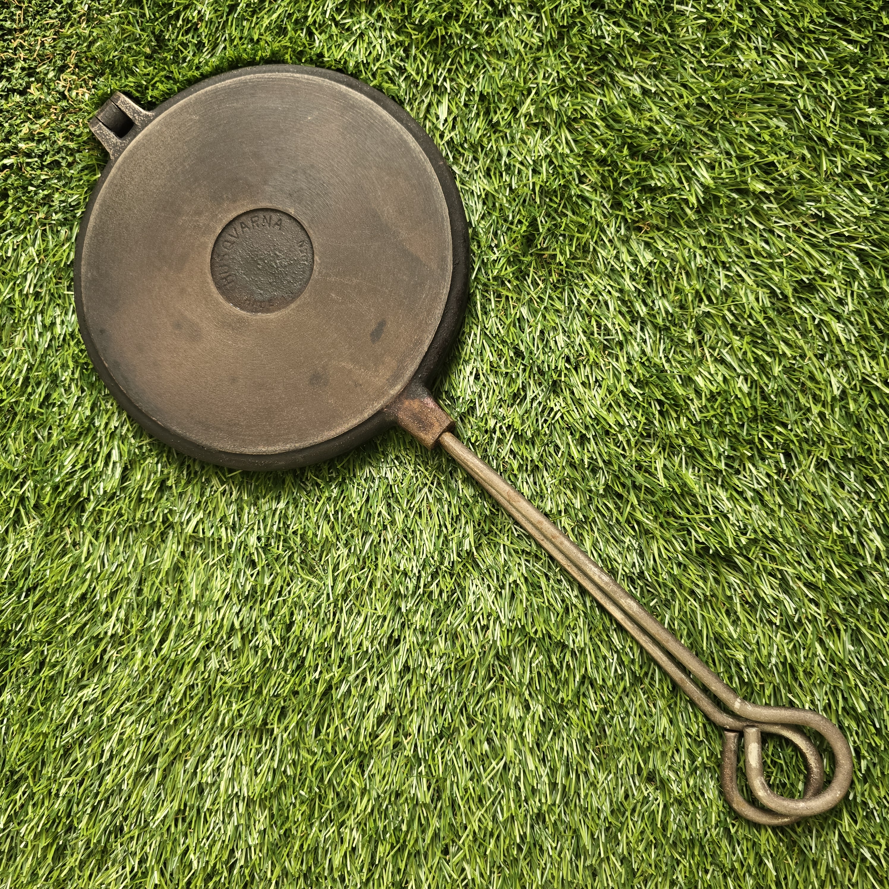 Ketaus plonų vaflių keptuvė Husqvarna