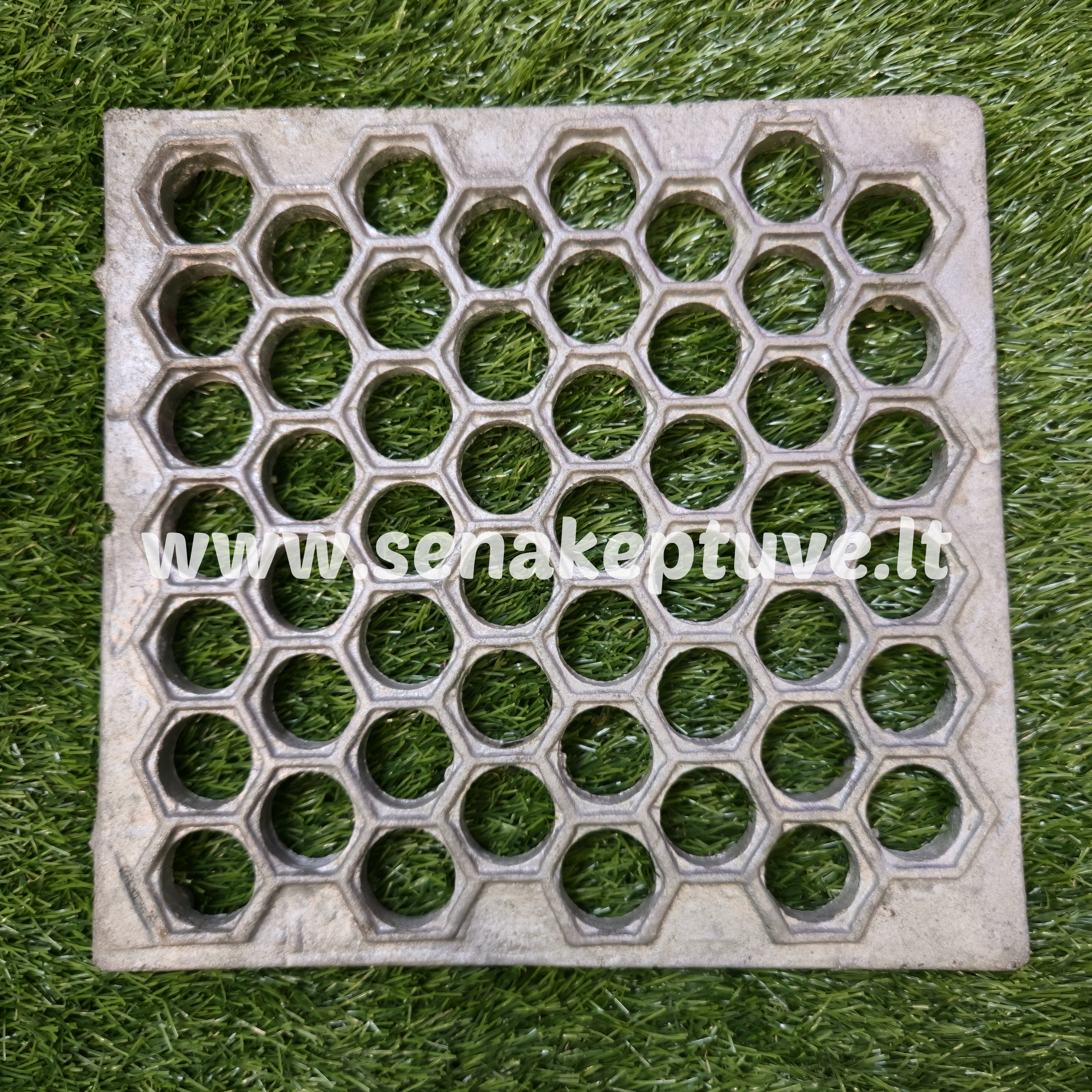 Senovinė koldūnų kepimo forma