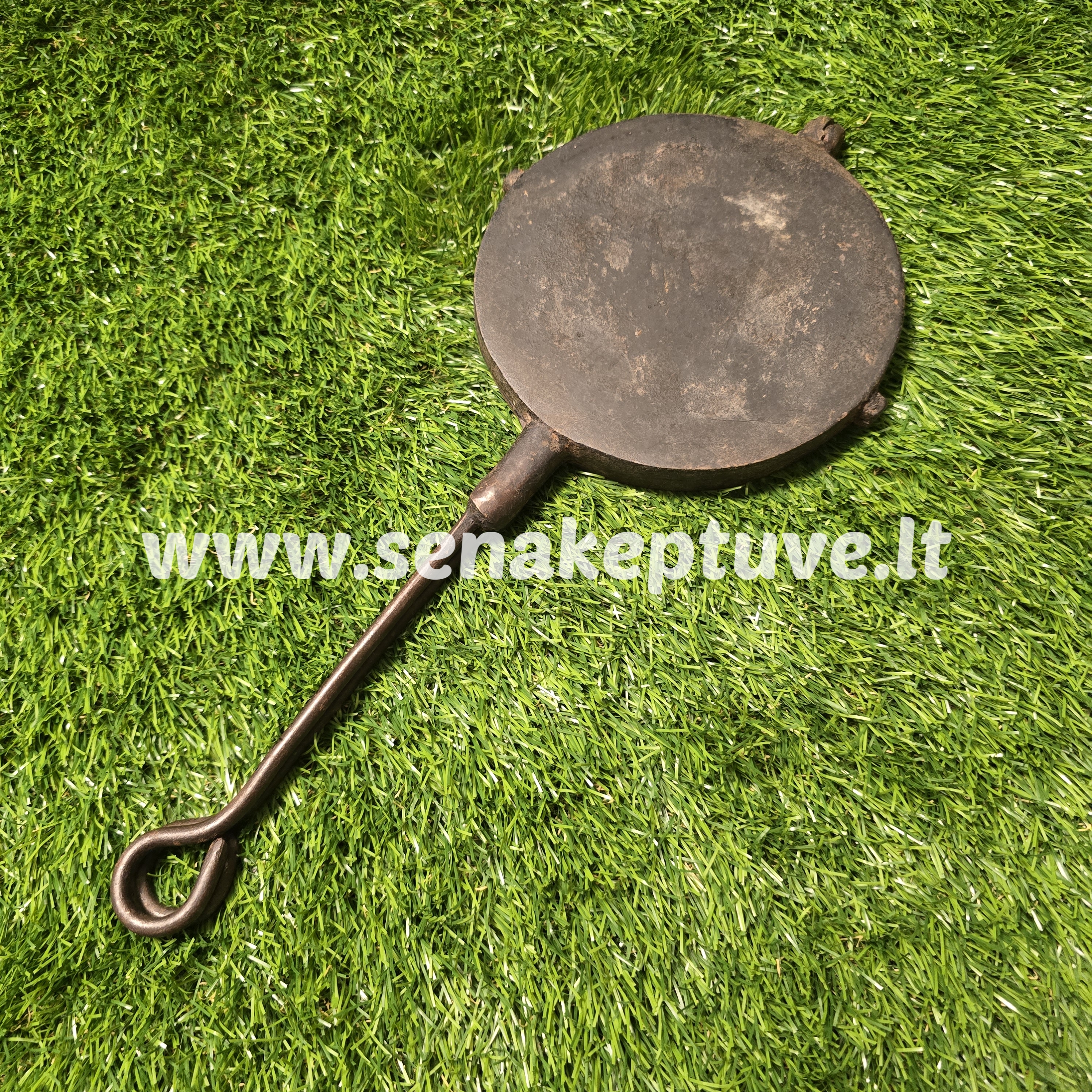 Senovinė ketaus plonų vaflių keptuvė