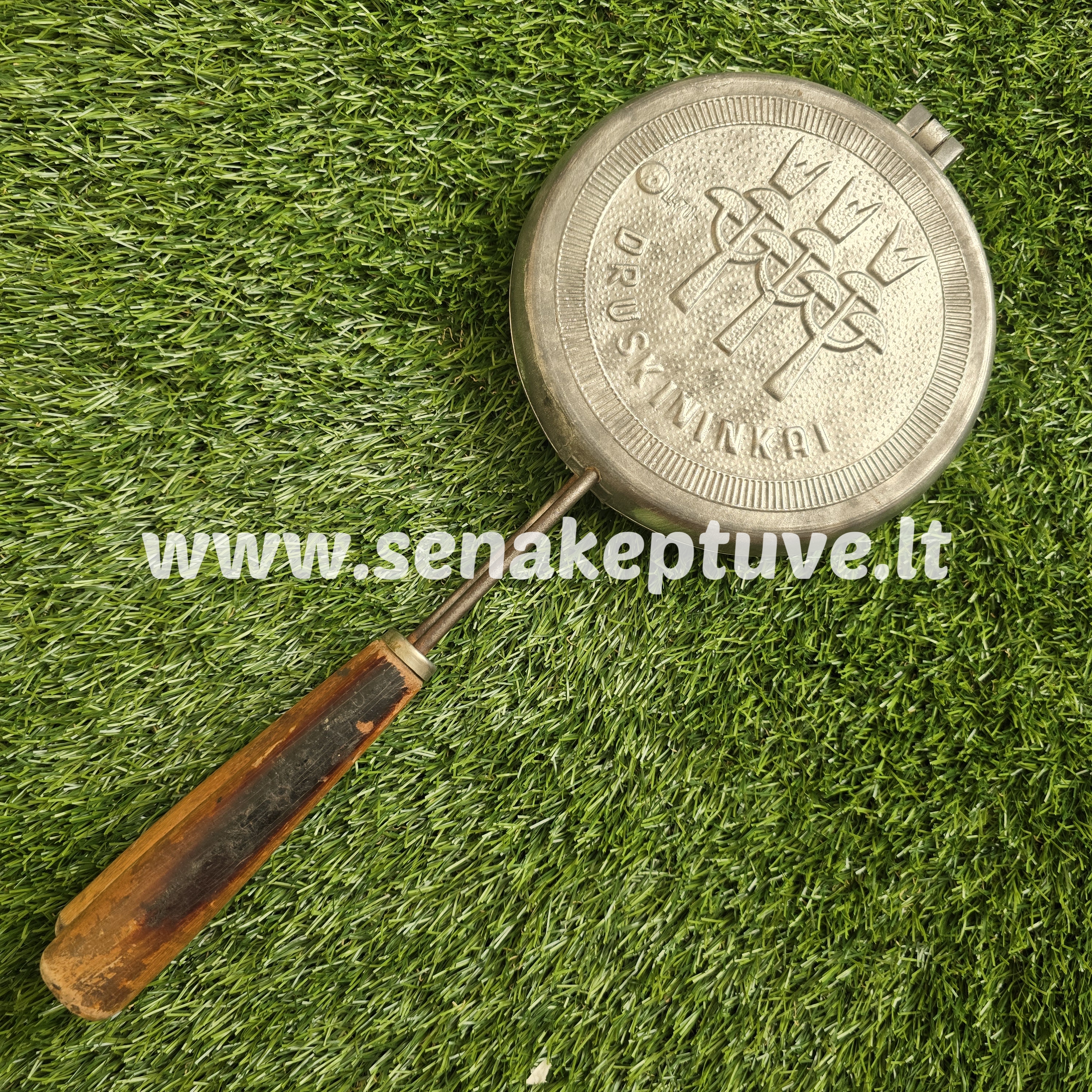 Senovinė voveraičių keptuvė