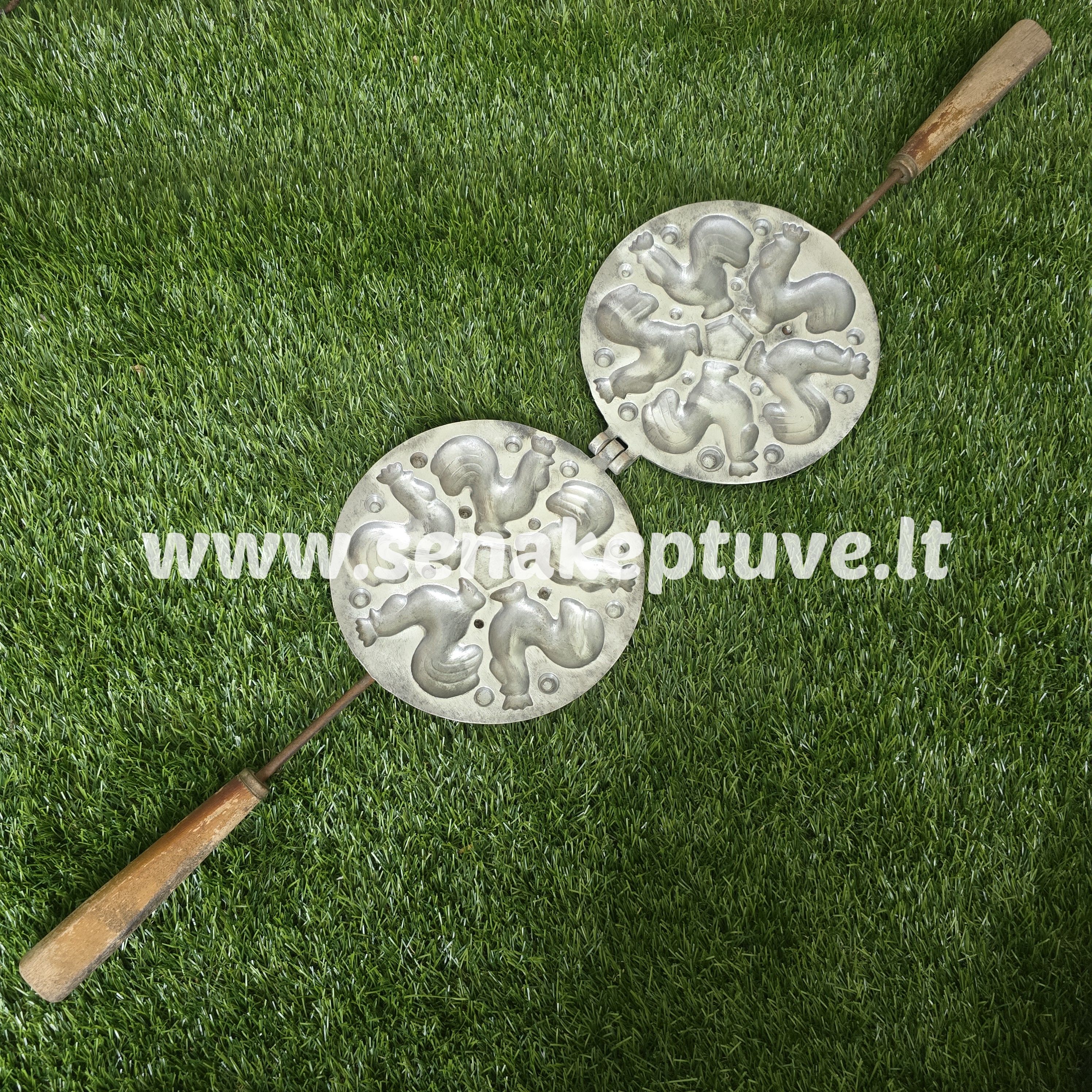 Senovinė gaidelių keptuvė