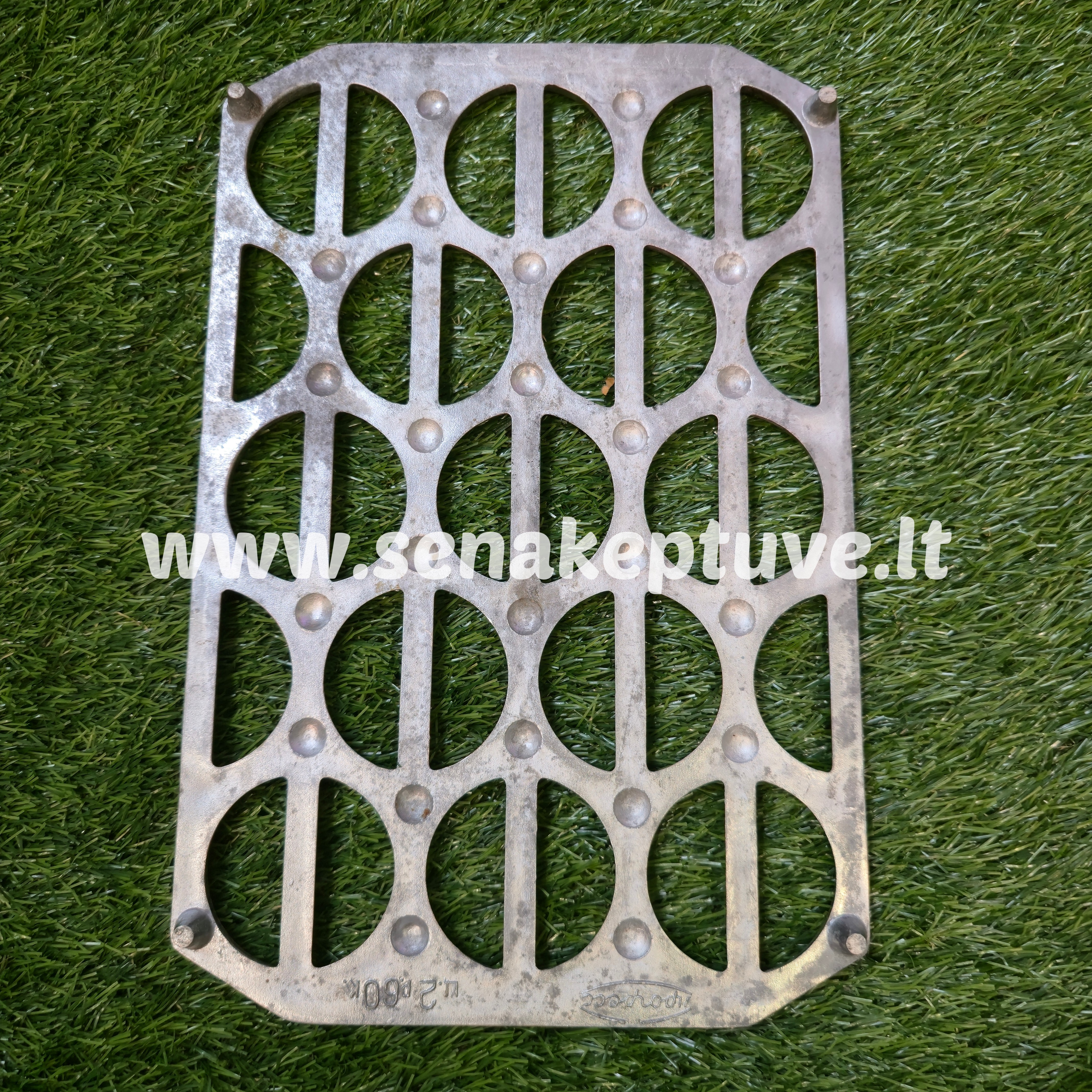 Senovinė koldūnų kepimo forma