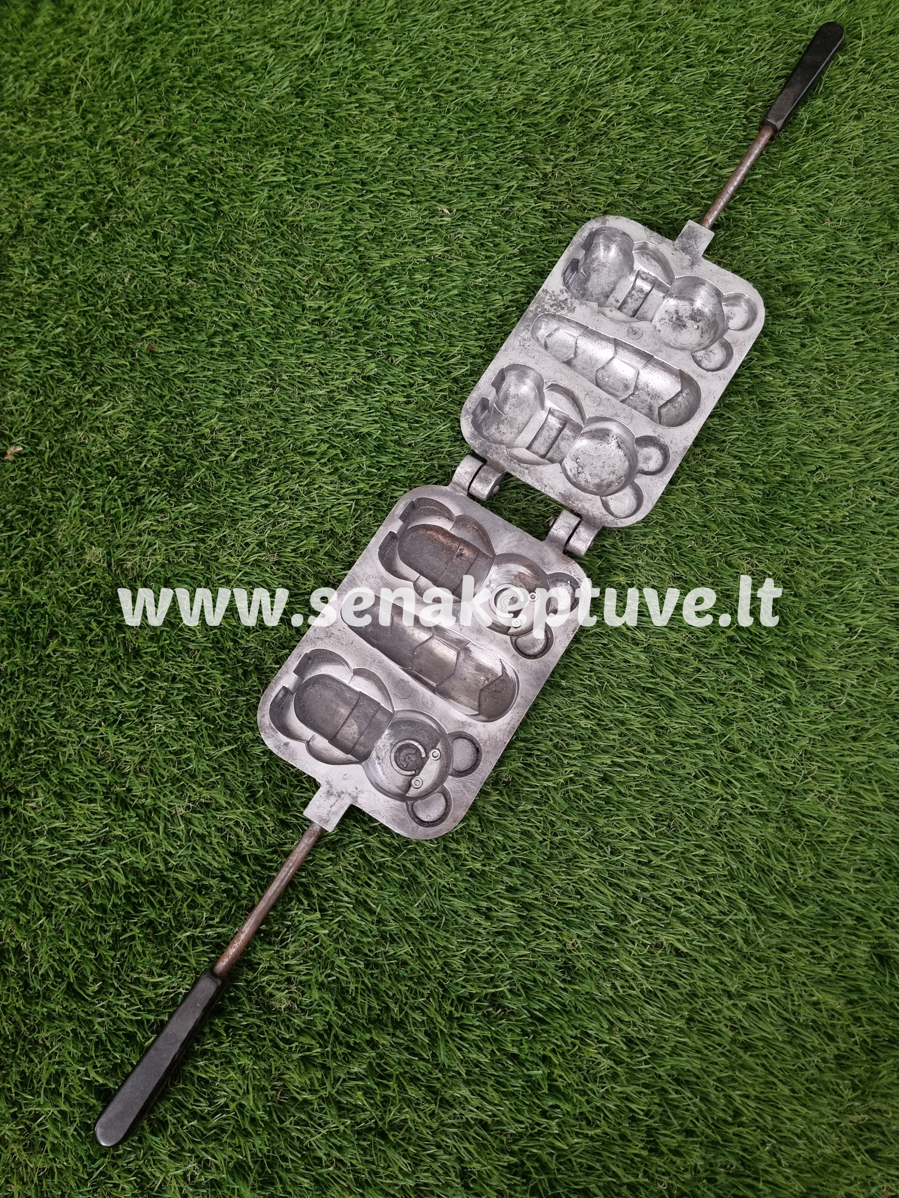 Senovinė meškučių keptuvė