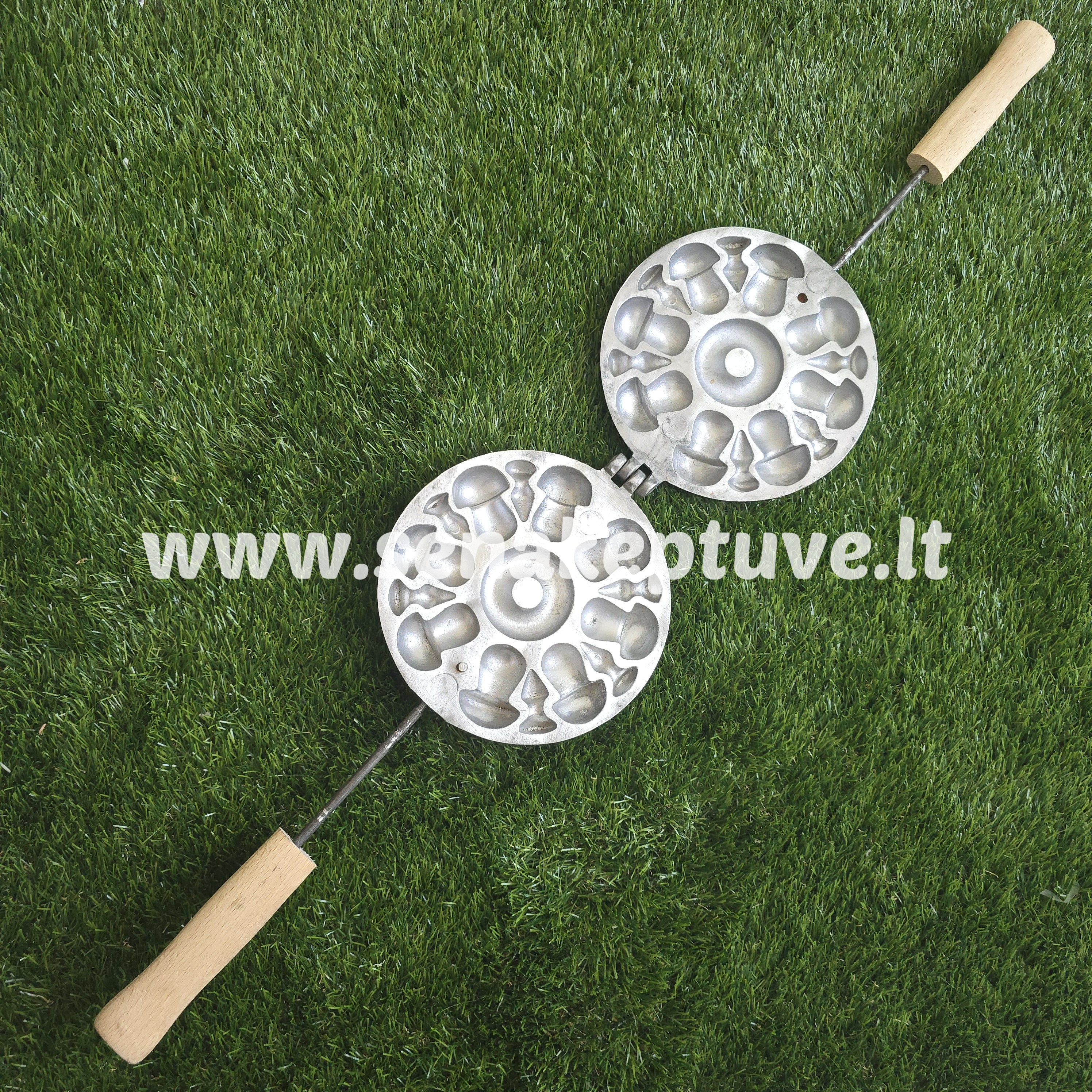 Senovinė grybukų keptuvė (skilęs vyris)