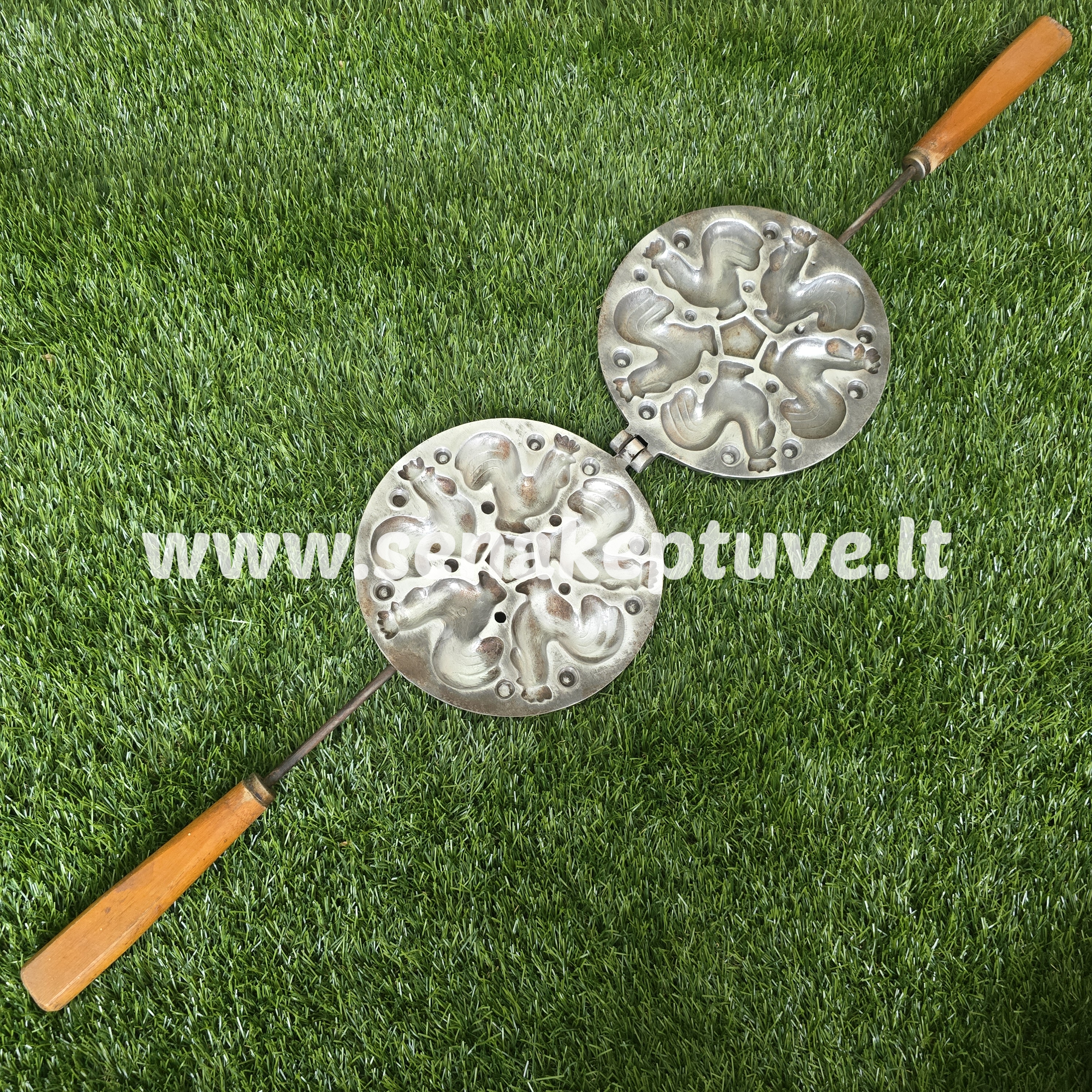 Senovinė gaidelių keptuvė