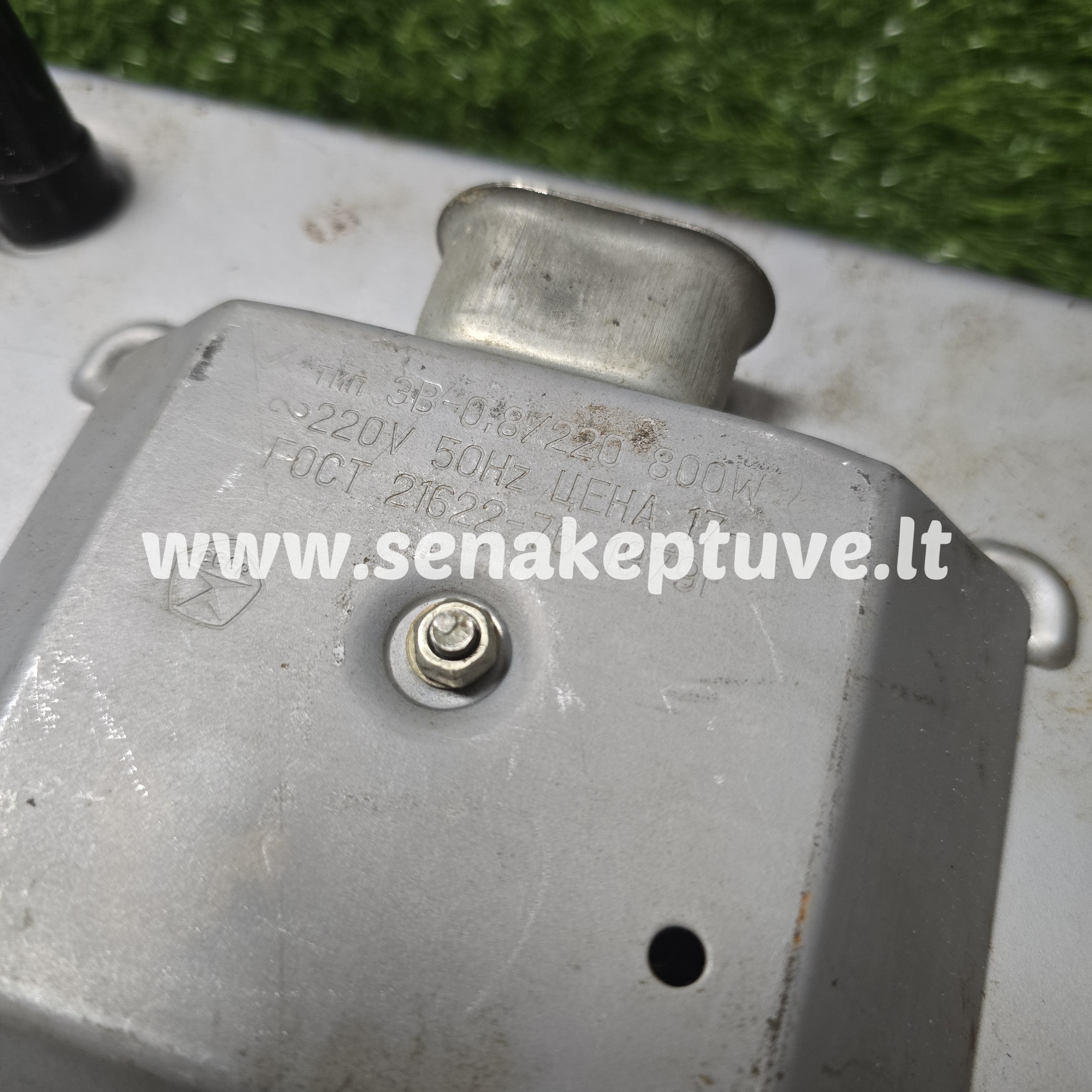 Senovinė elektrinė vaflinė su laidu ploniems vafliams