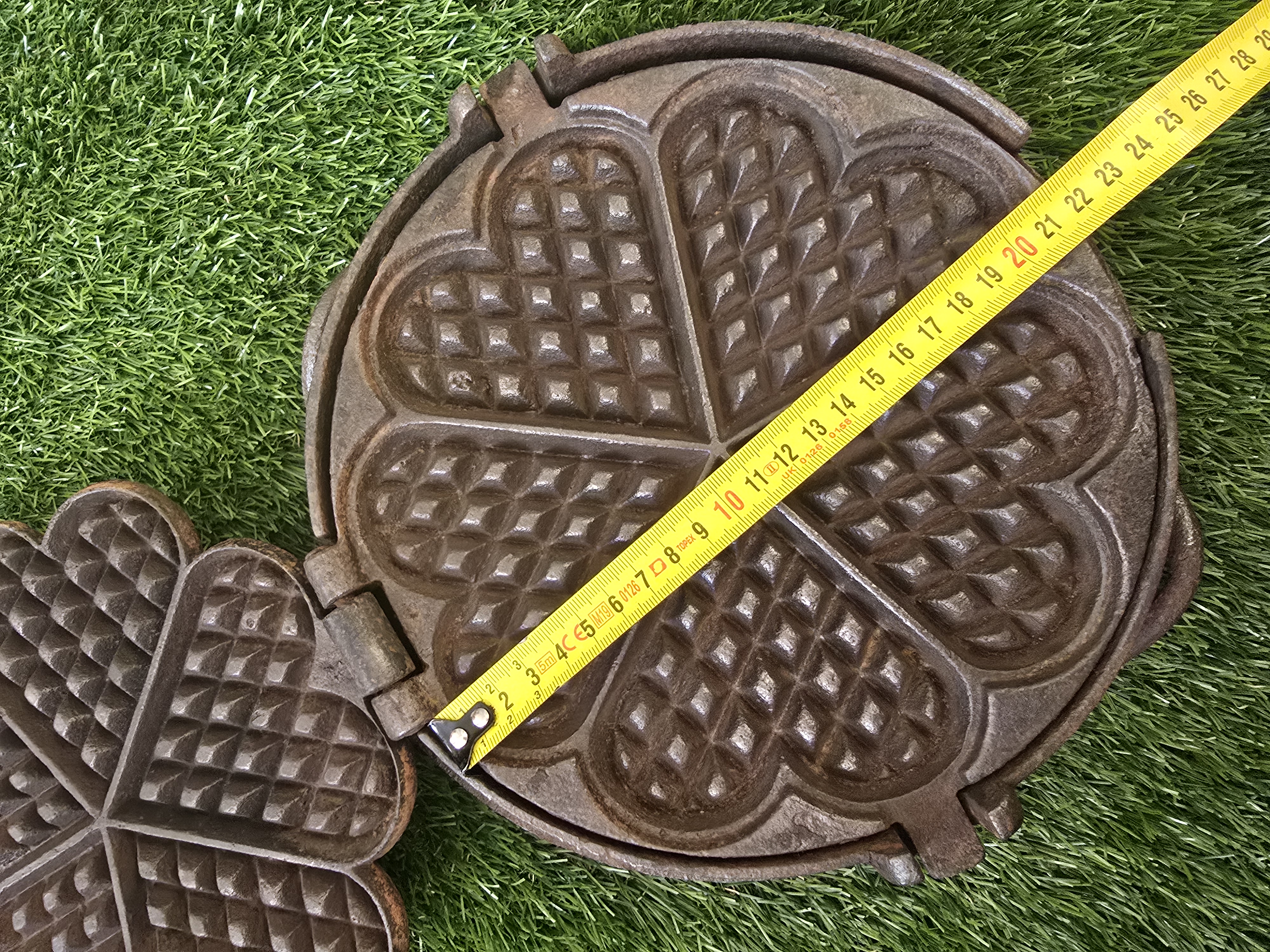 Senovinė vartoma čirvinių blynų keptuvė su rinkėmis