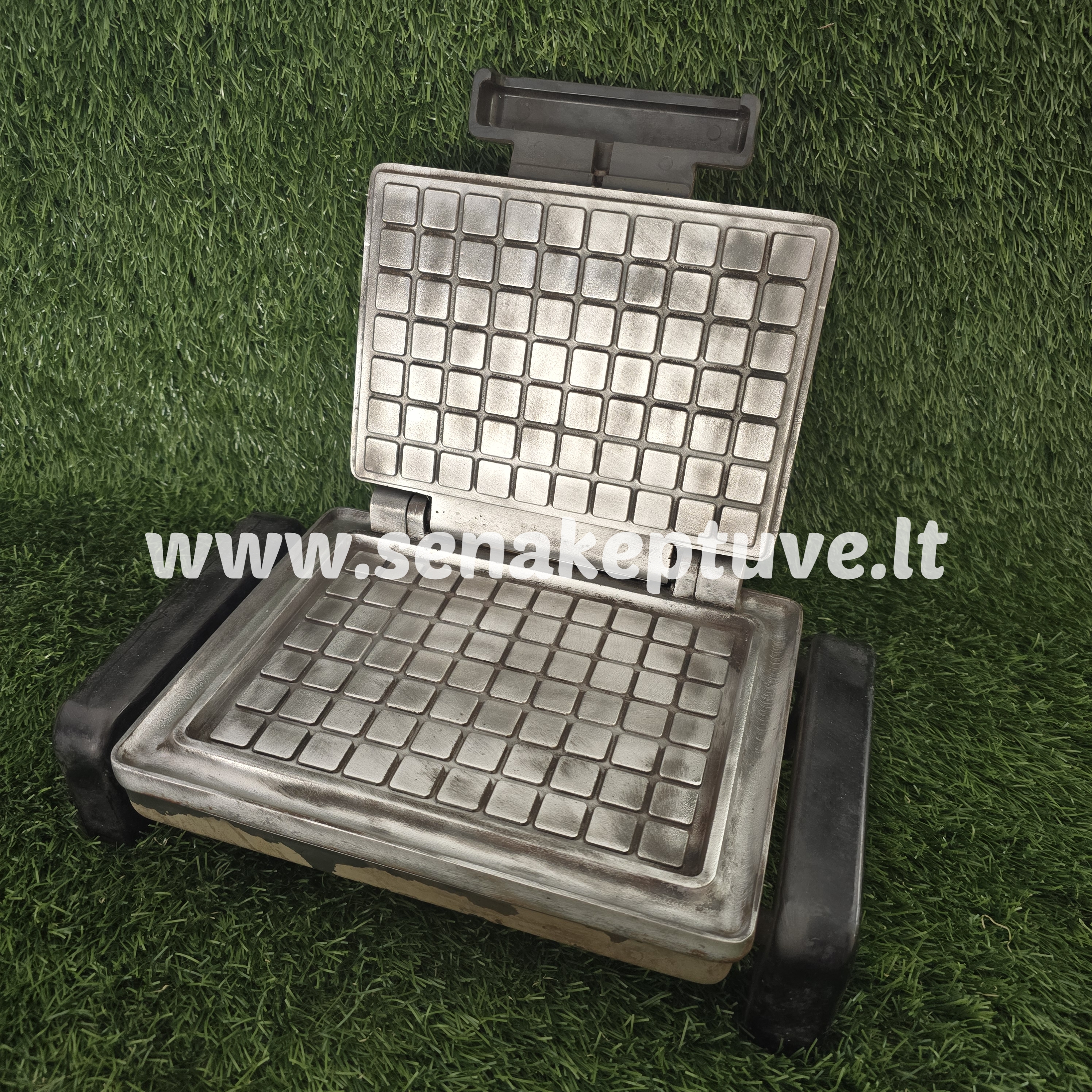 Senovinė elektrinė vaflinė su laidu ploniems vafliams