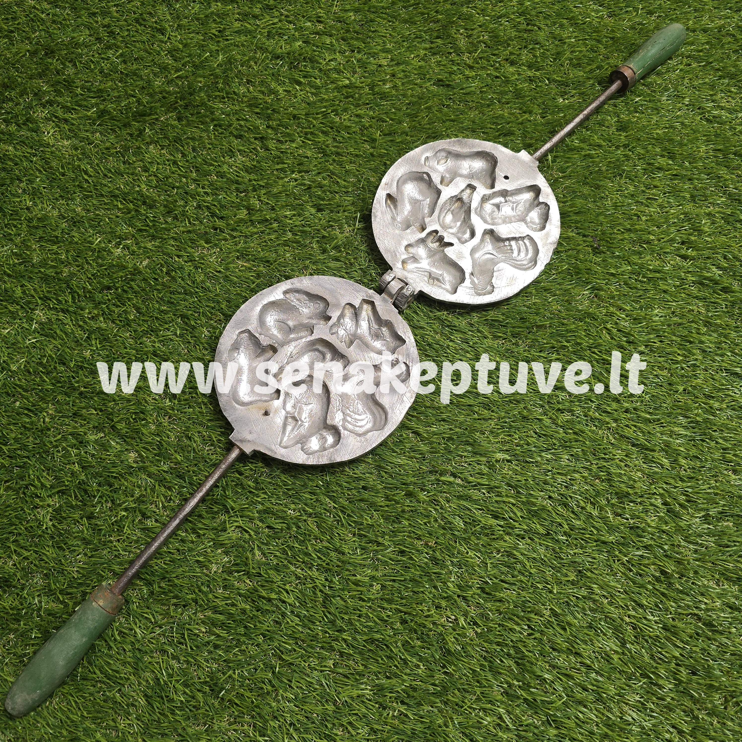 Senovinė asorti (zuikutis, kiaulytė, paukštelis, ožiukas, gaidelis, arkliukas) keptuvė