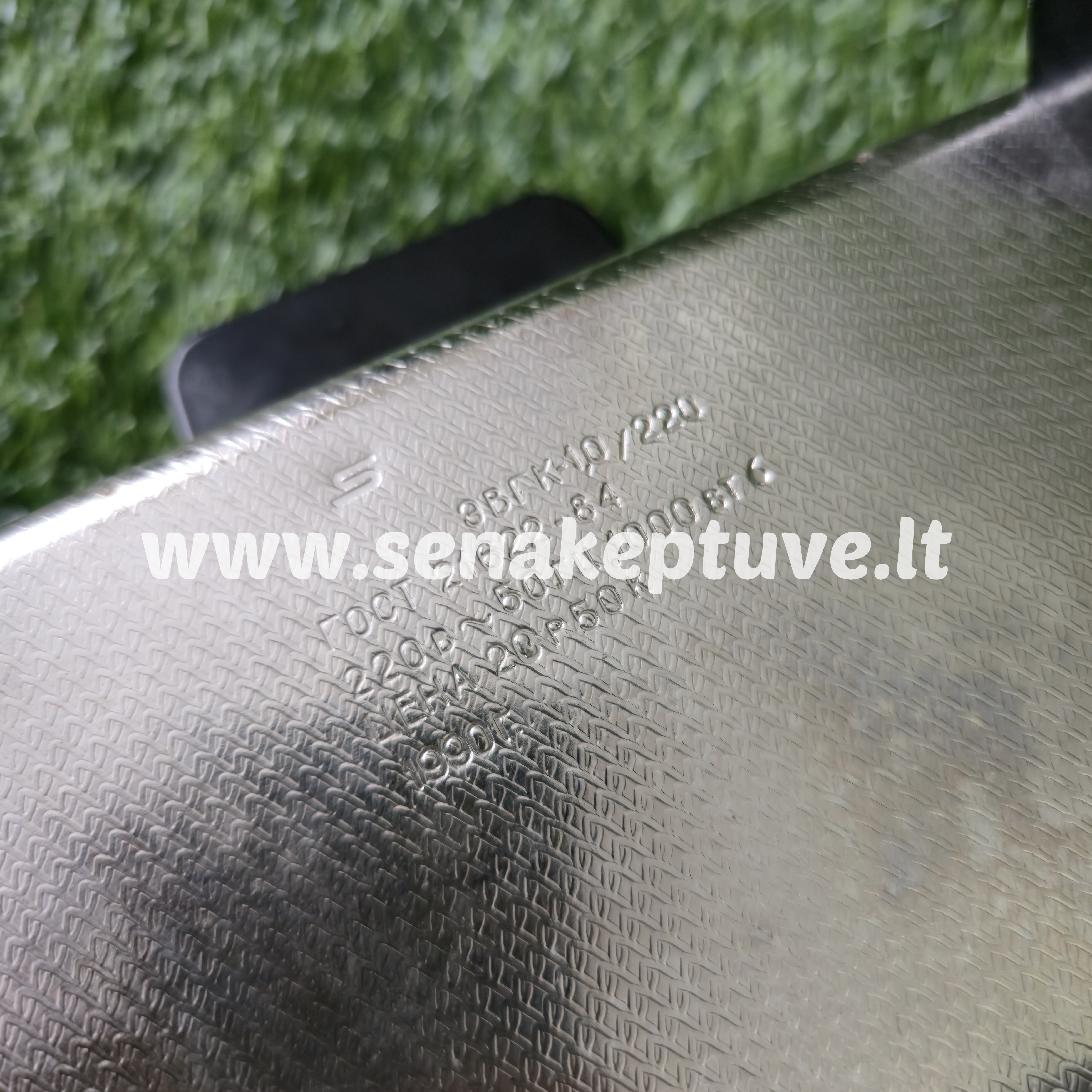 Senovinė elektrinė vaflinė su laidu (nuskelta šoninė rankenėlė)