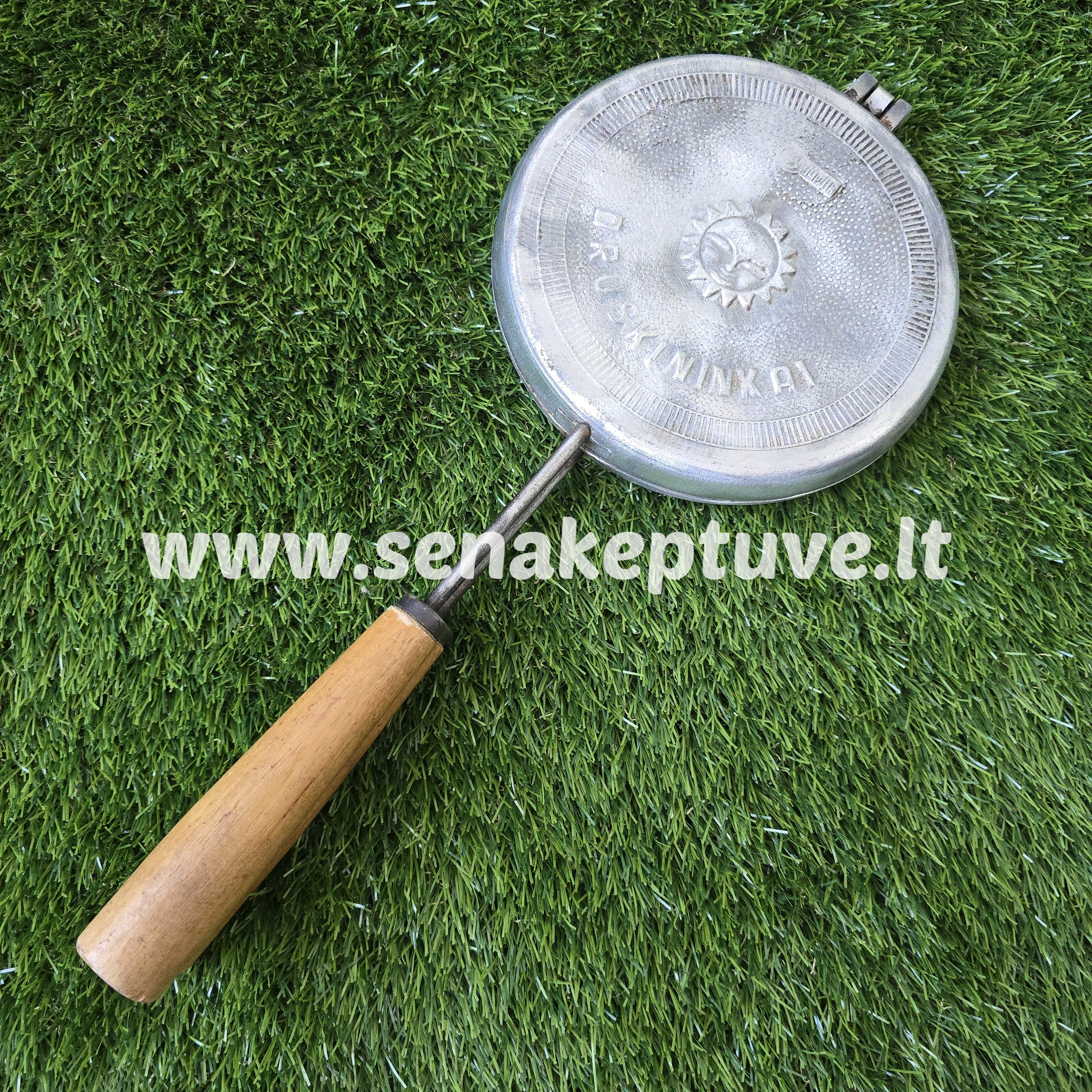 Senovinė gaidelių keptuvė