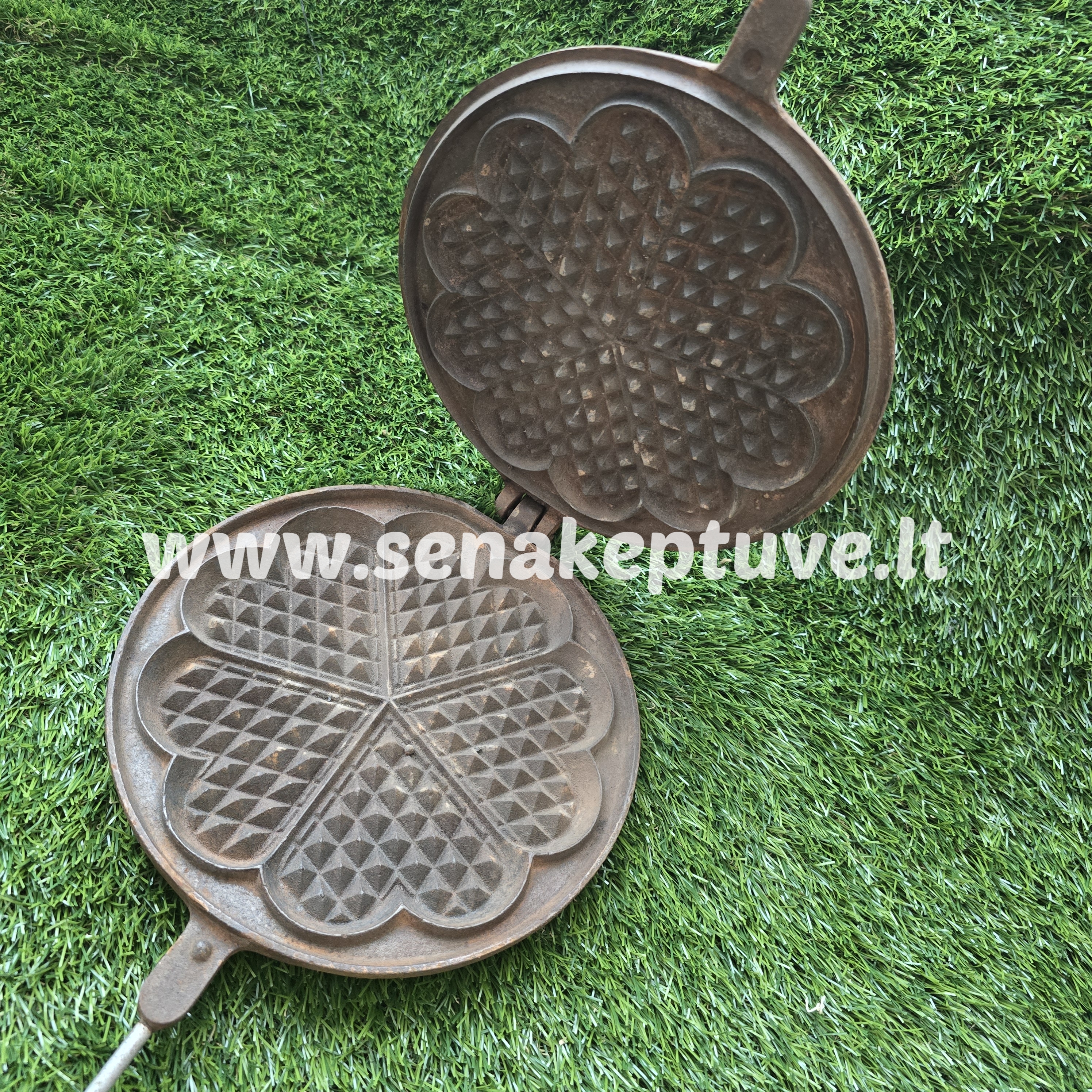 Senovinė ketaus čirvinių blynų keptuvė