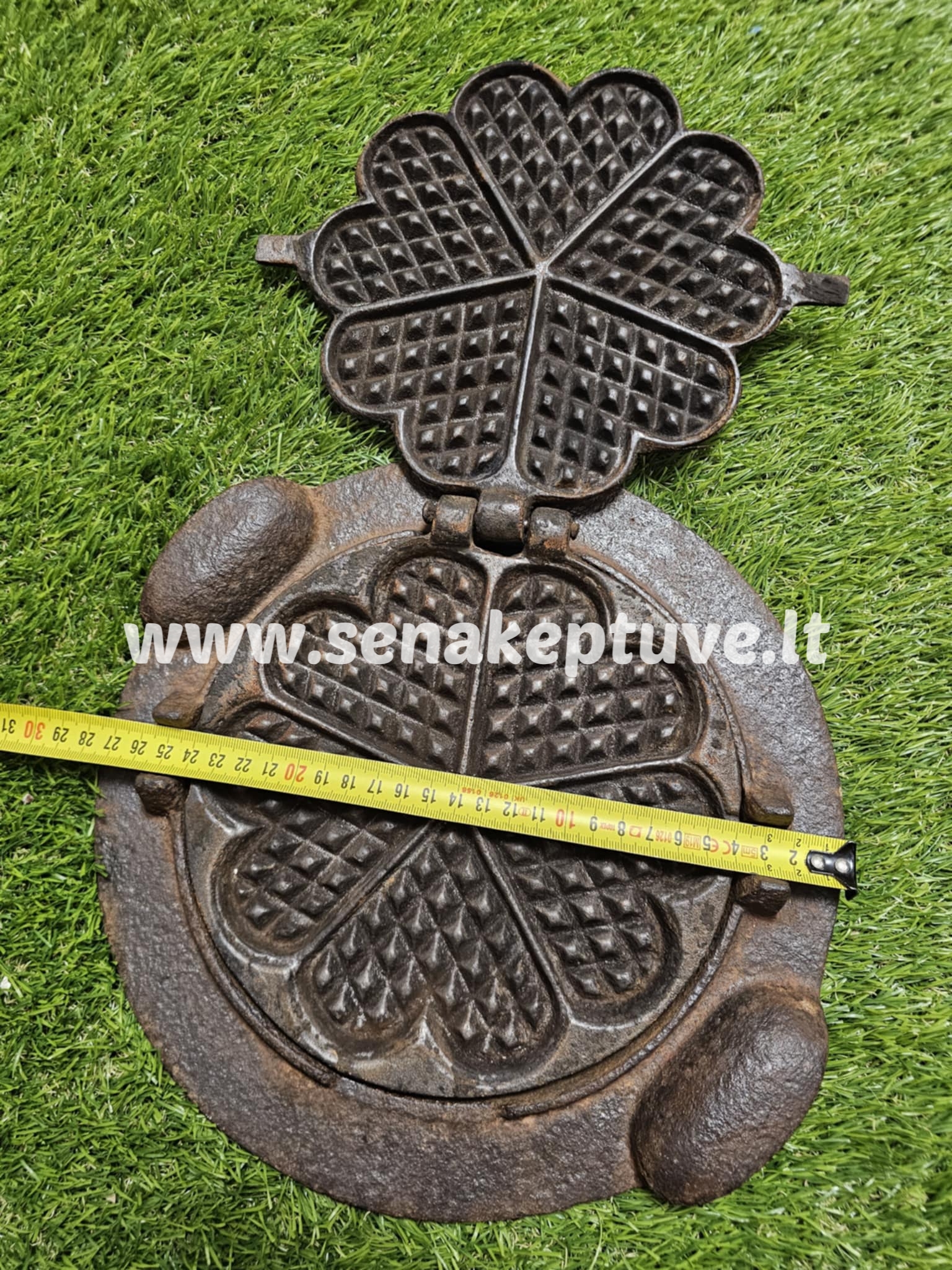 Senovinė ketaus vartoma čirvinių blynų keptuvė su žiedu