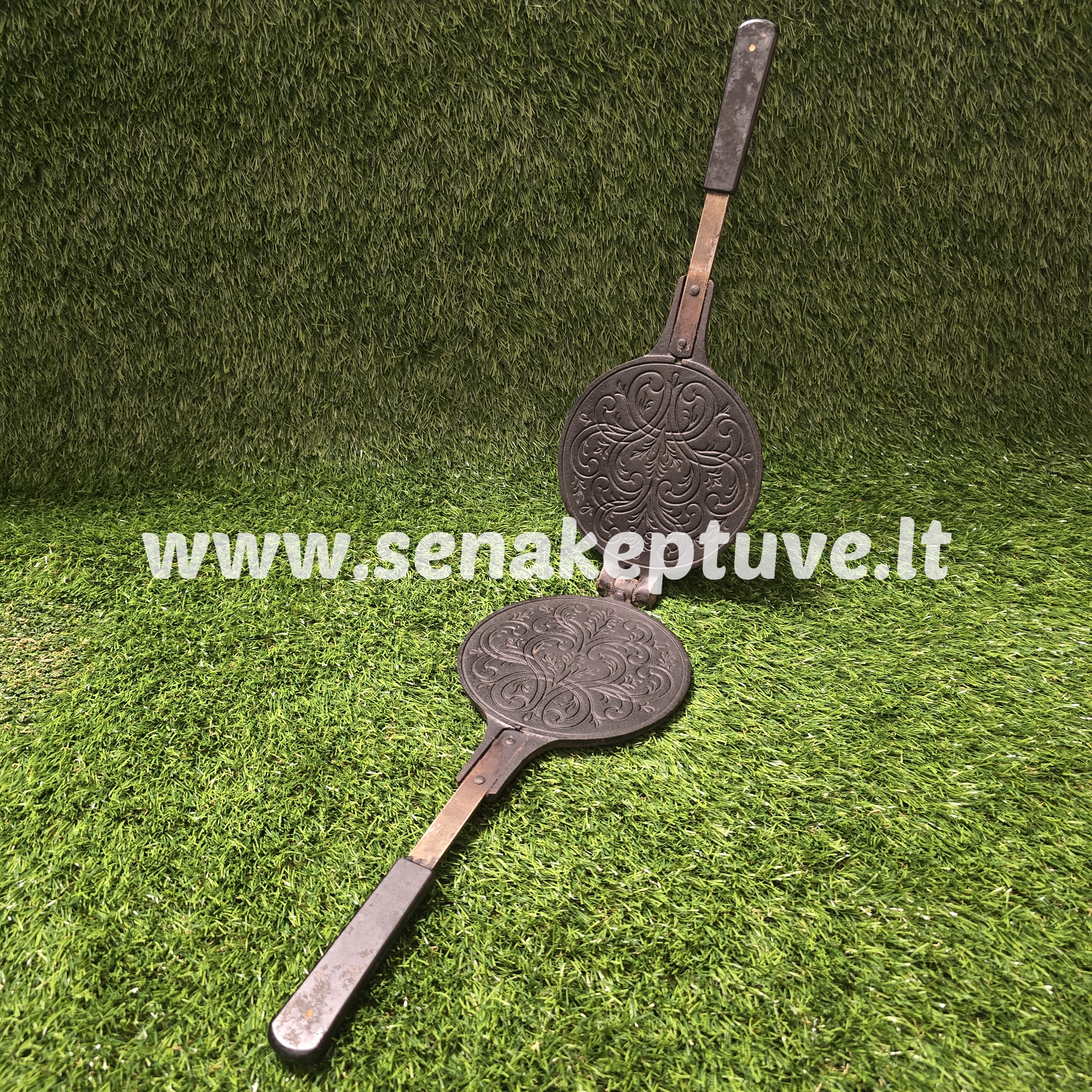 Senovinė ketaus plonų vaflių keptuvė