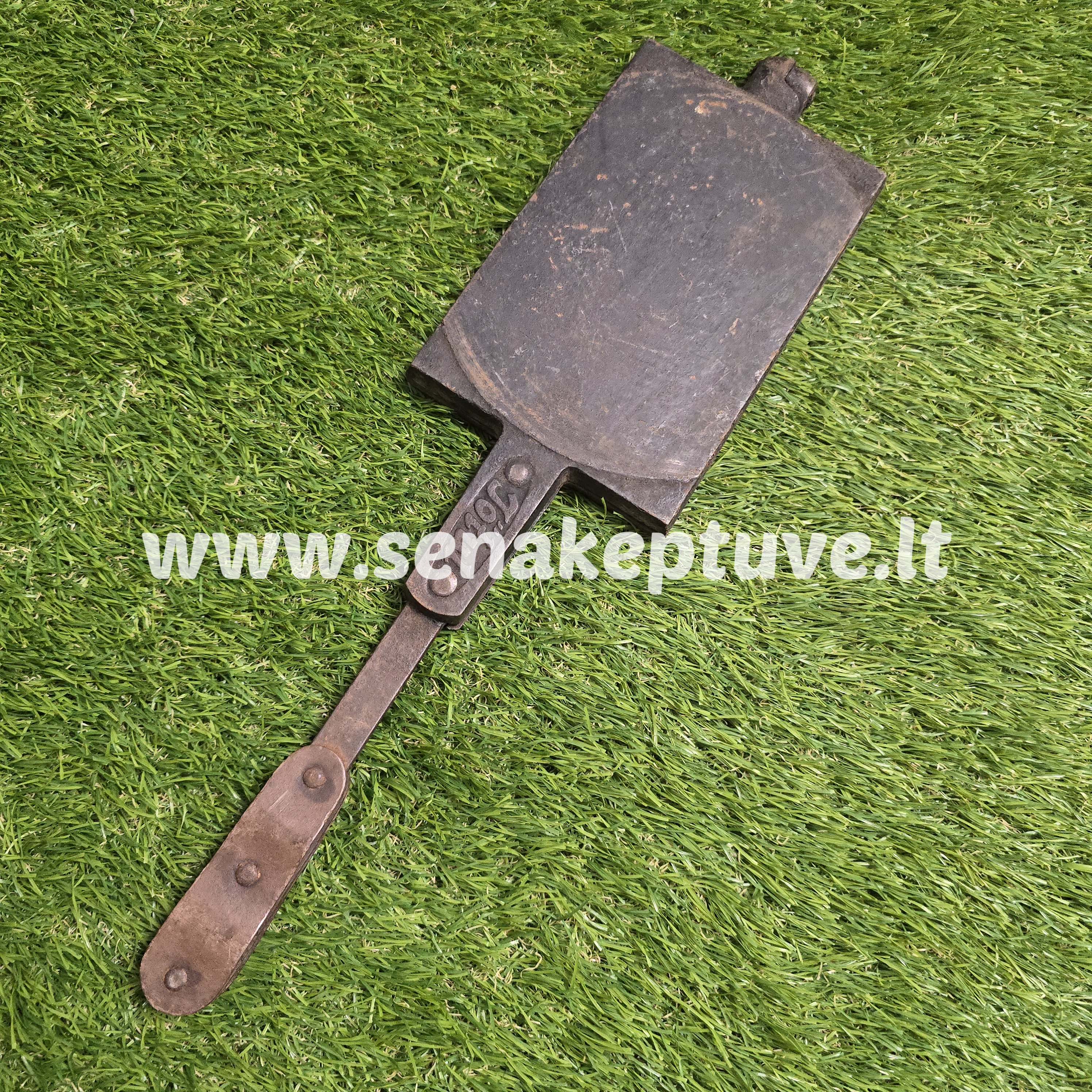 Senovinė ketaus plonų vaflių keptuvė