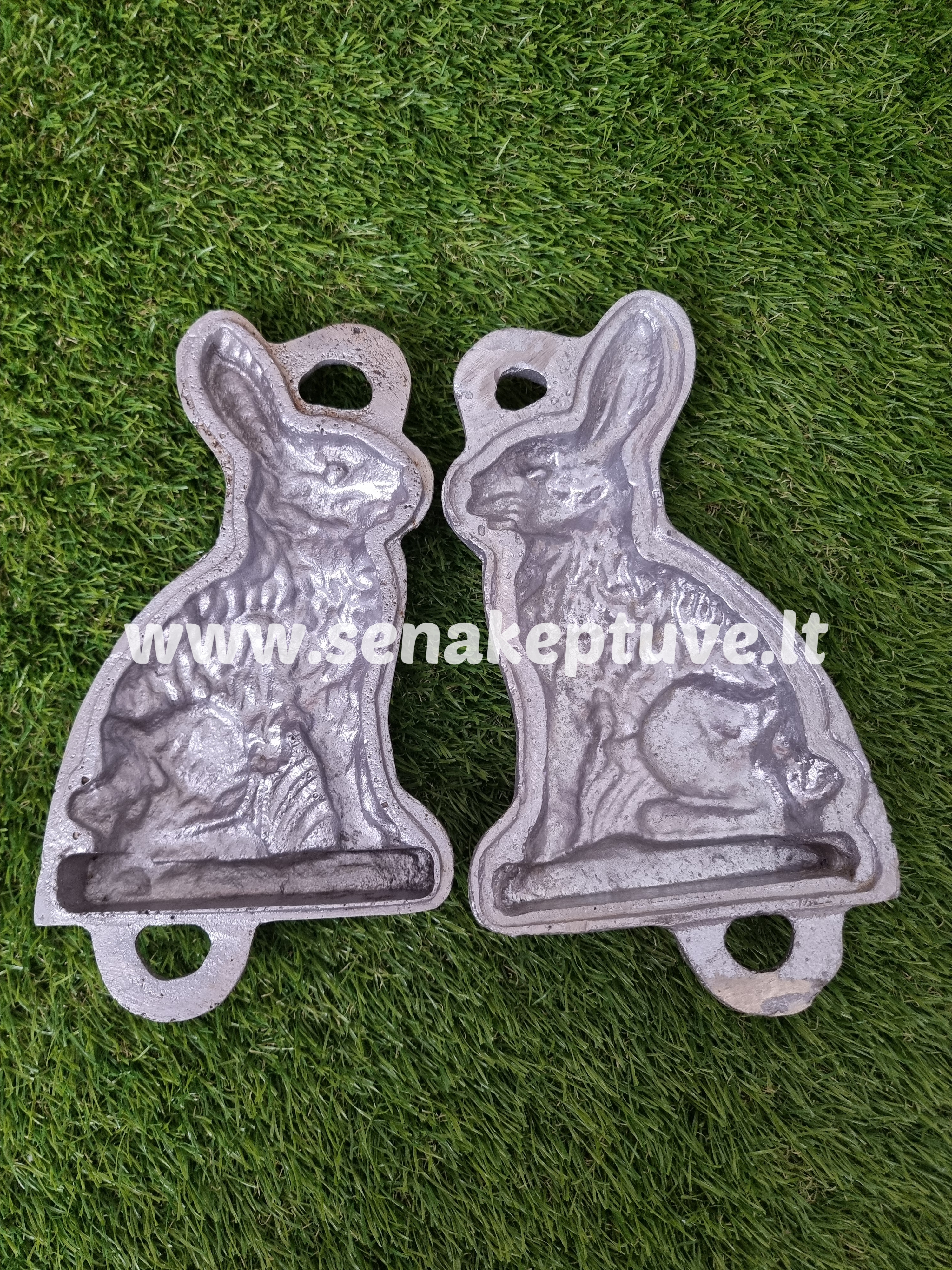 Senovinė zuikučio kepimo forma