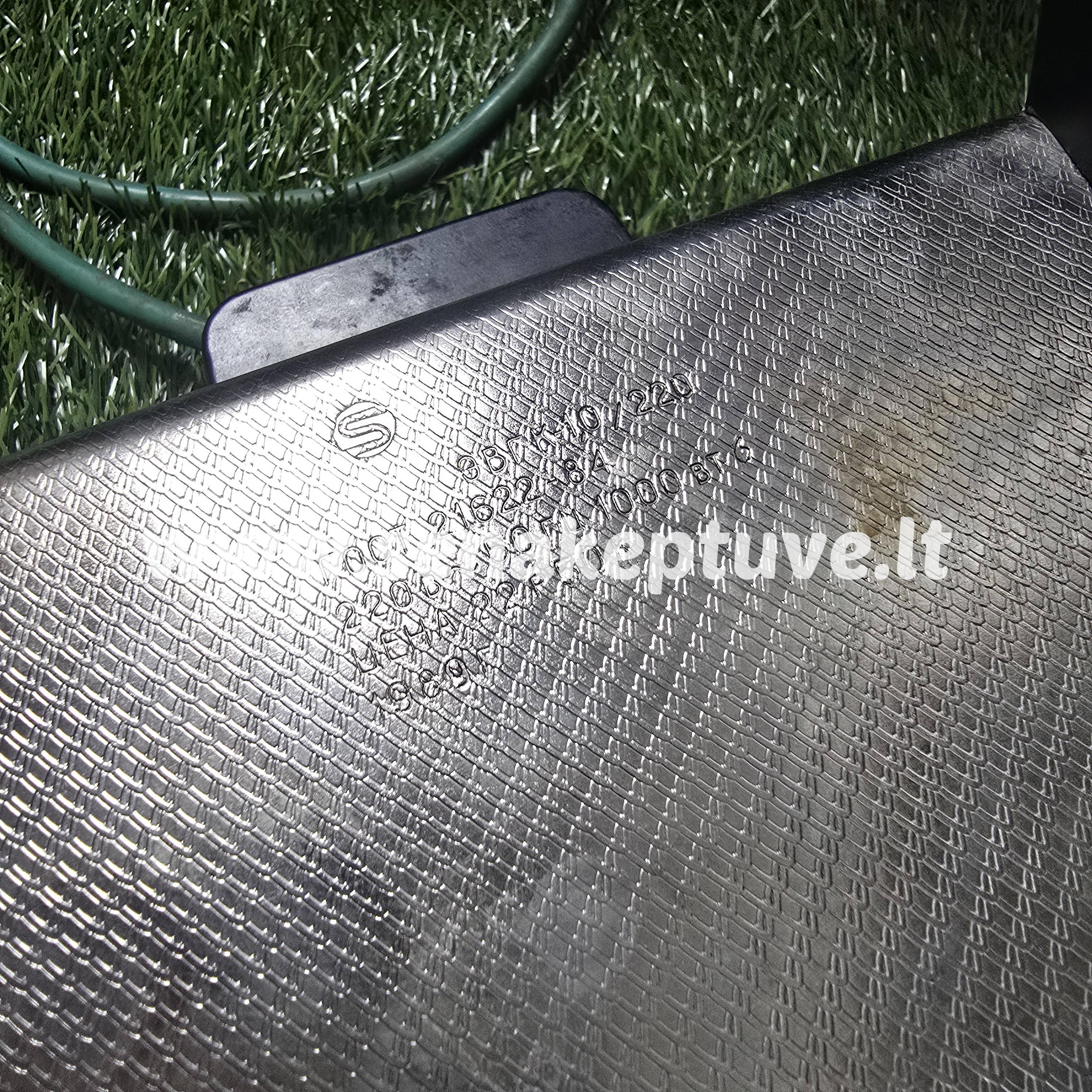 Senovinė elektrinė vaflinė su laidu