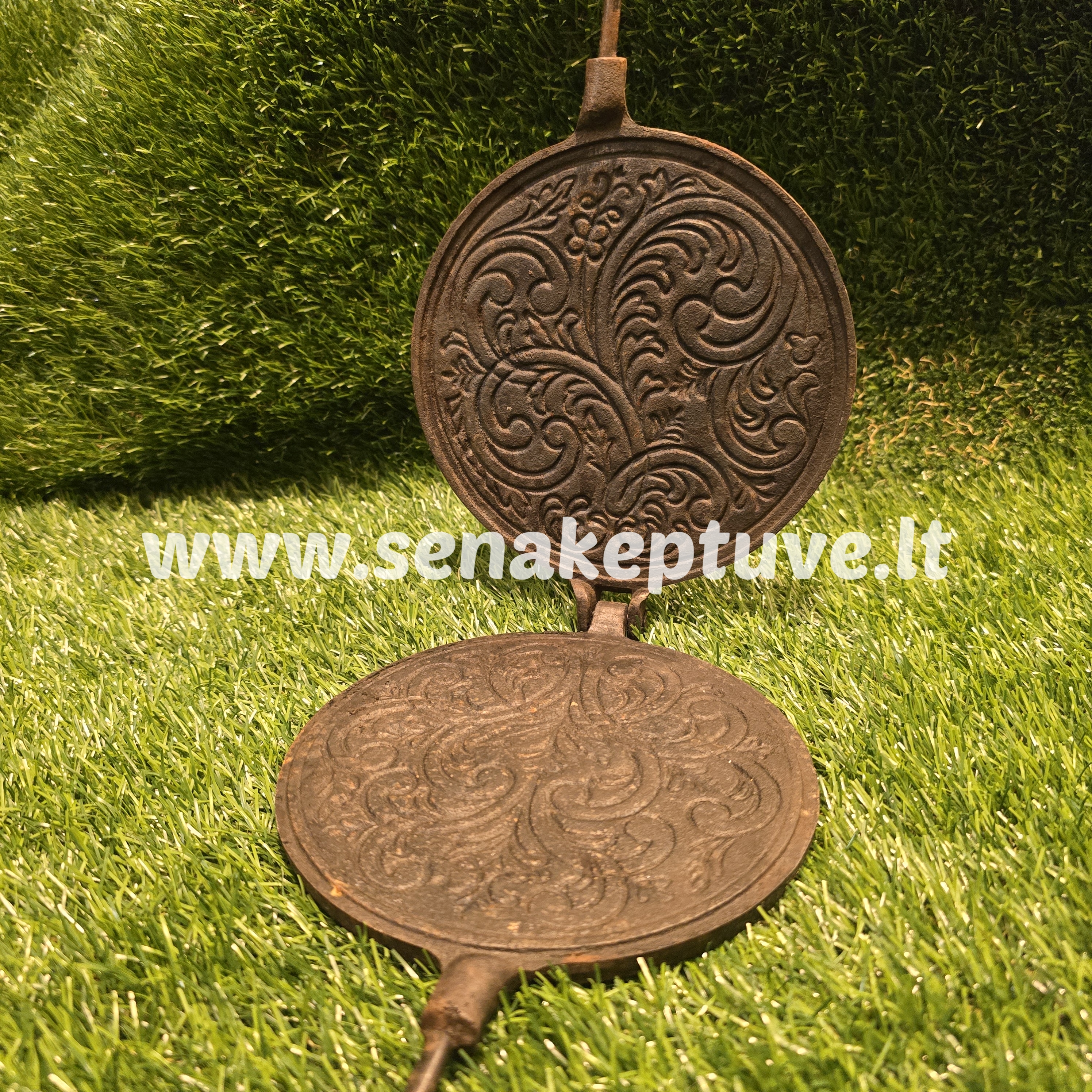 Senovinė ketaus plonų vaflių keptuvė