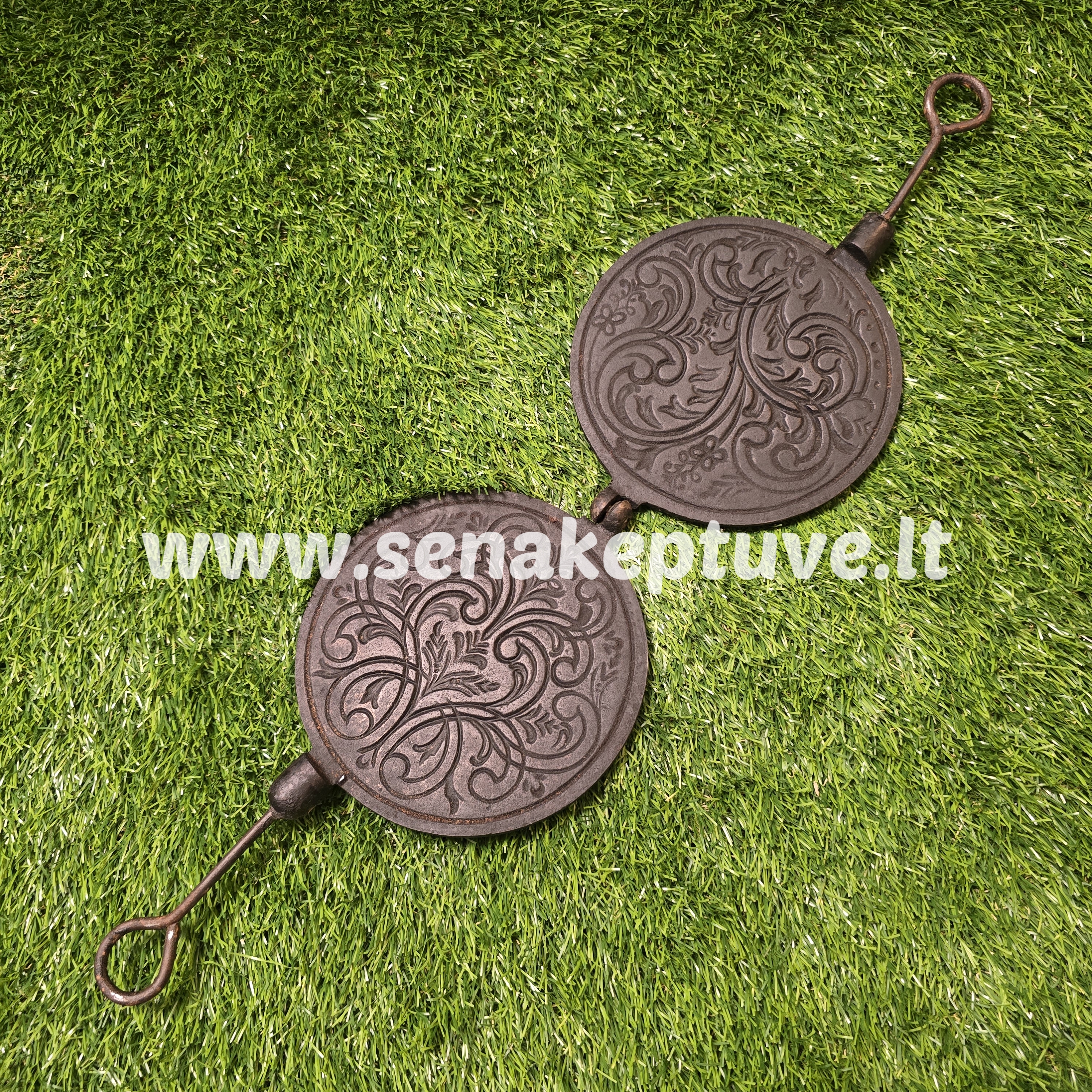 Senovinė ketaus plonų vaflių keptuvė