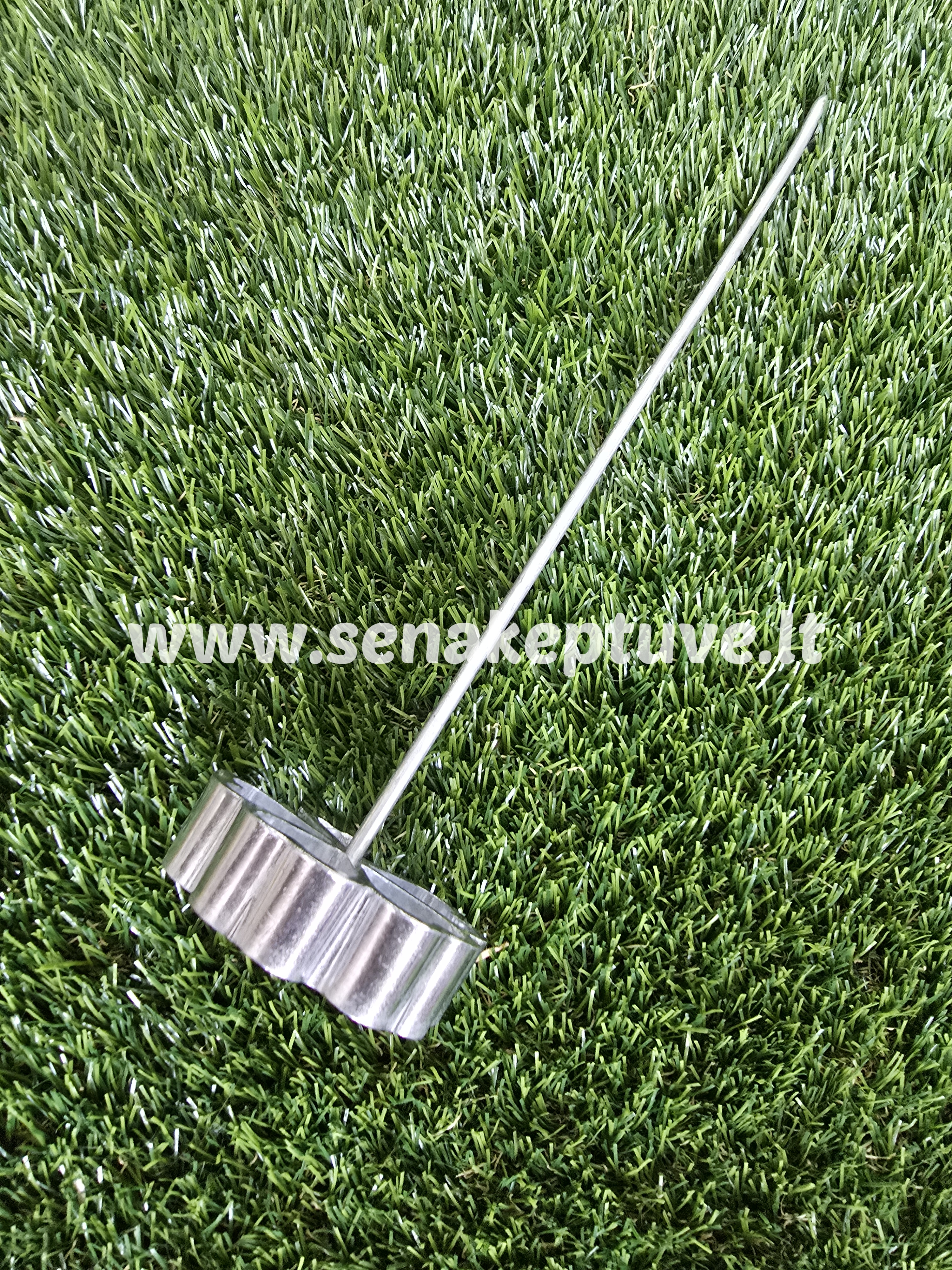 Šiuolaikinė žagarėlių formelė su koteliu