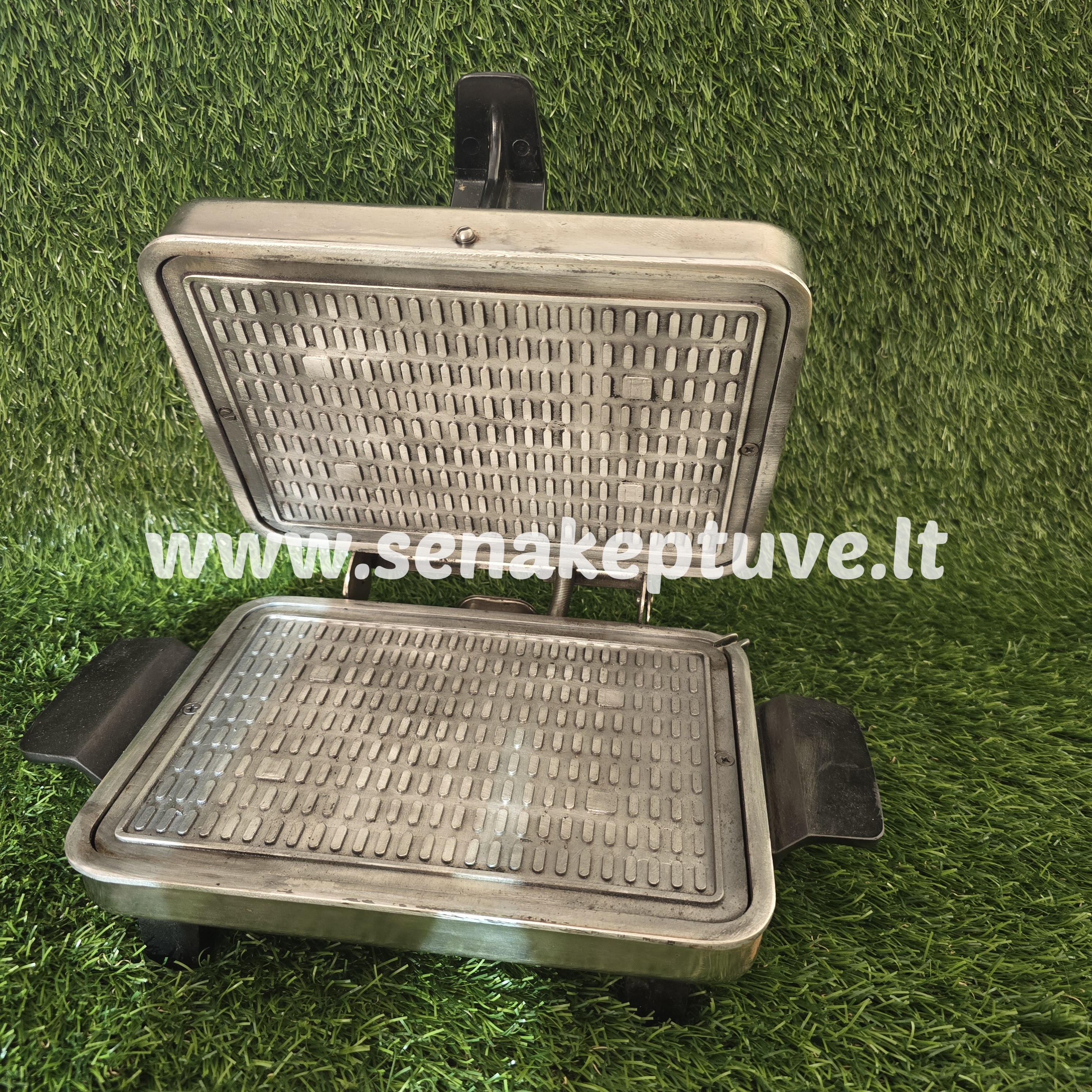 Senovinė elektrinė vaflinė su laidu