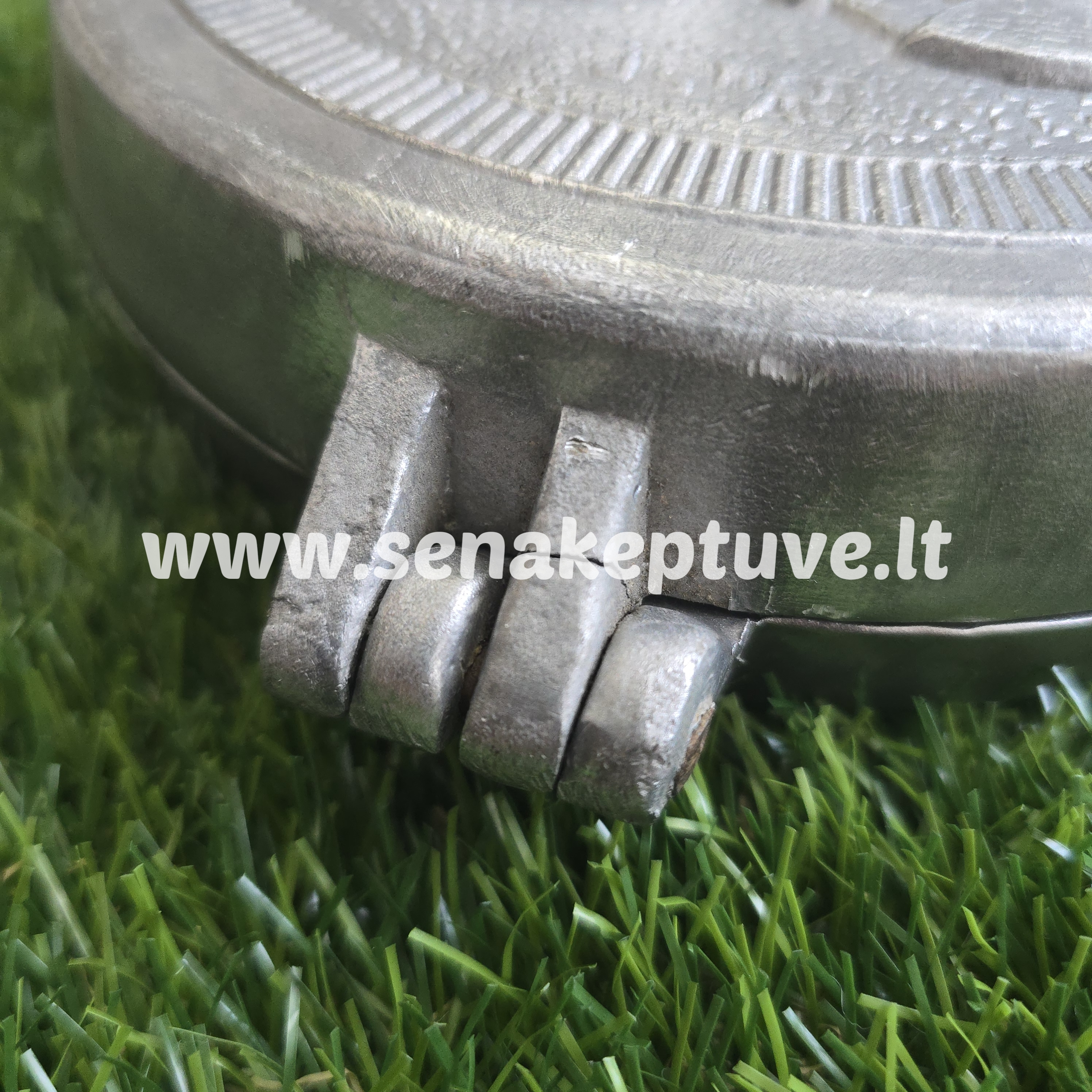 Senovinė grybukų keptuvė (skilęs vyris)