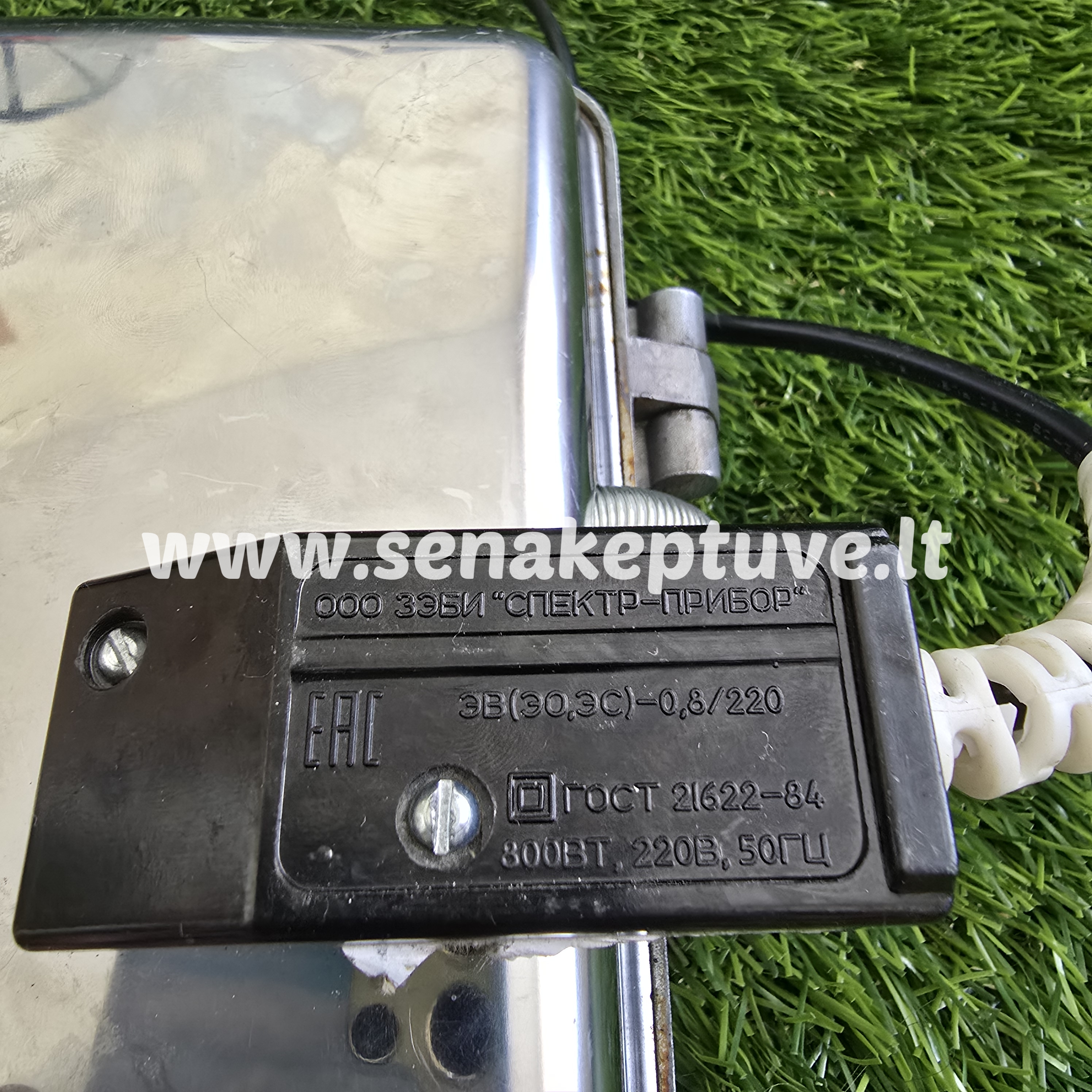 Senovinė elektrinė vaflinė su laidu