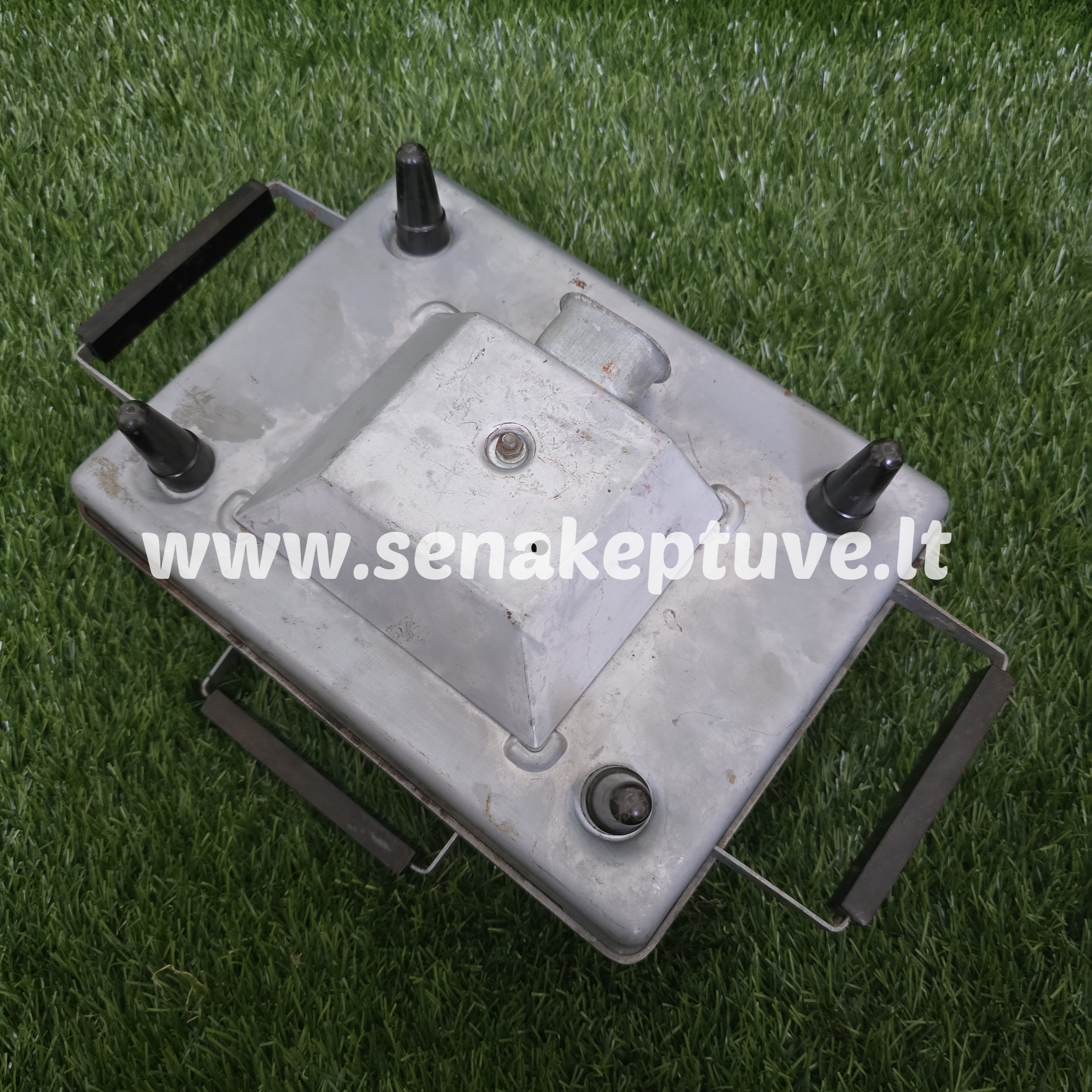 Senovinė elektrinė vaflinė su laidu ploniems vafliams