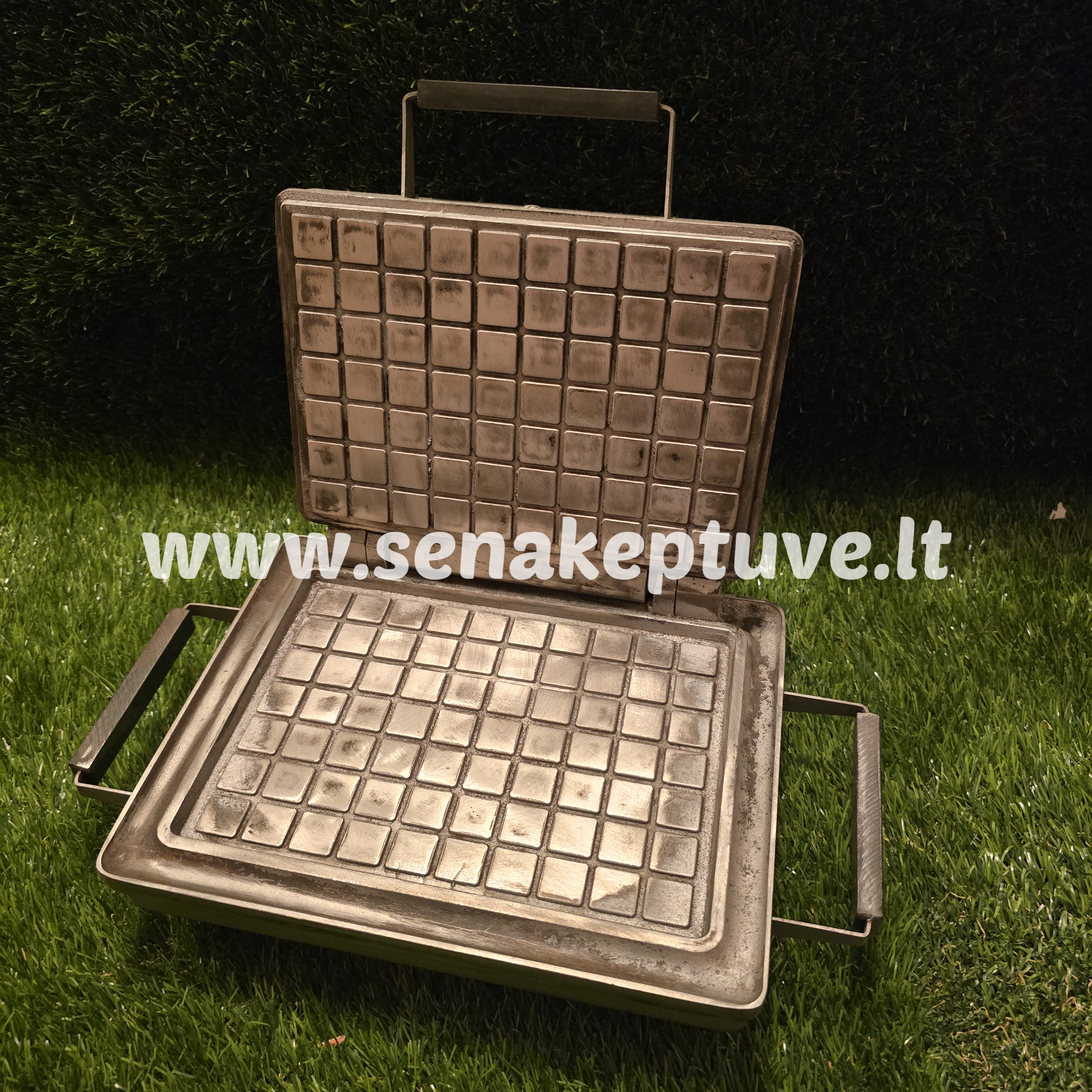 Senovinė elektrinė vaflinė su laidu ploniems vafliams