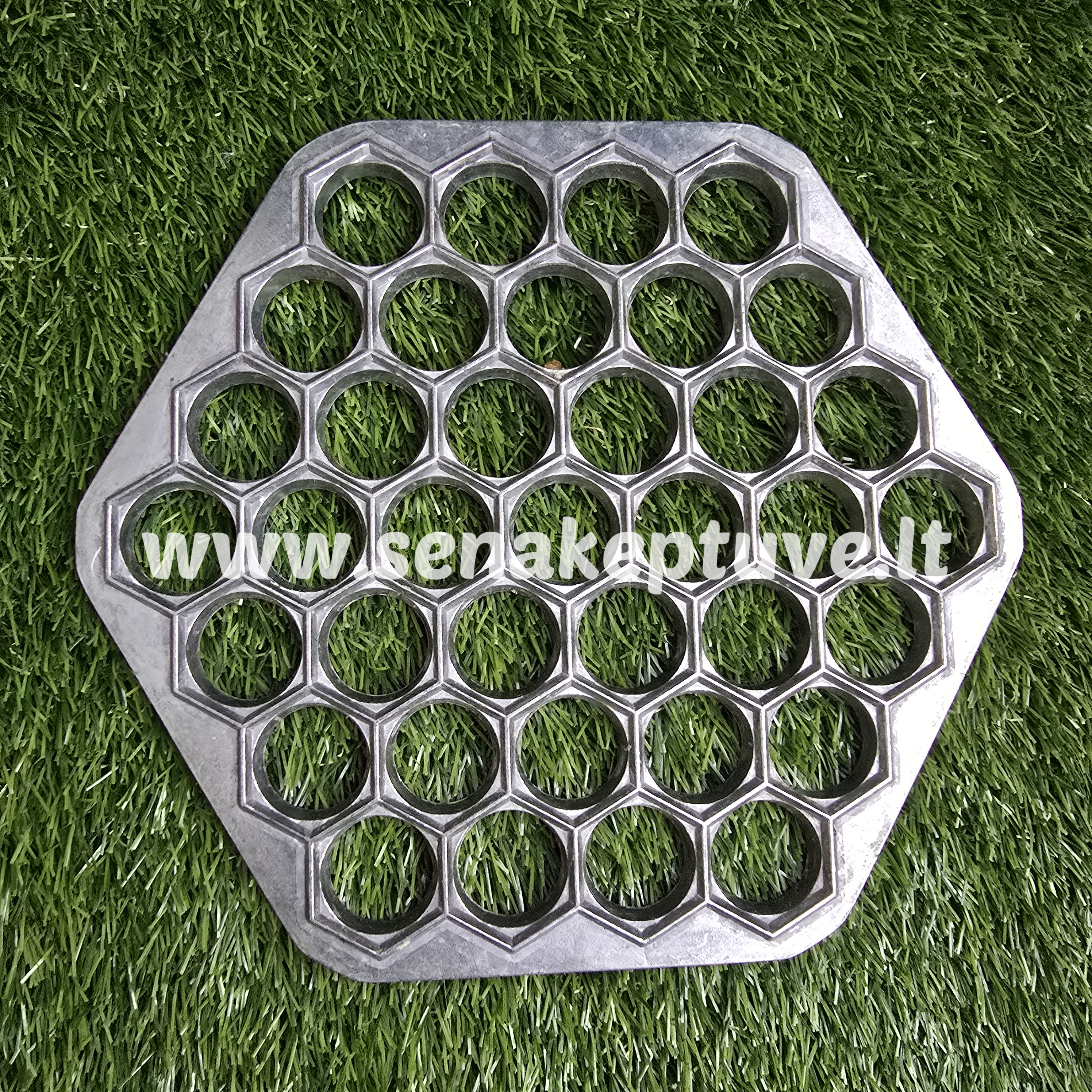 Senovinė koldūnų kepimo forma