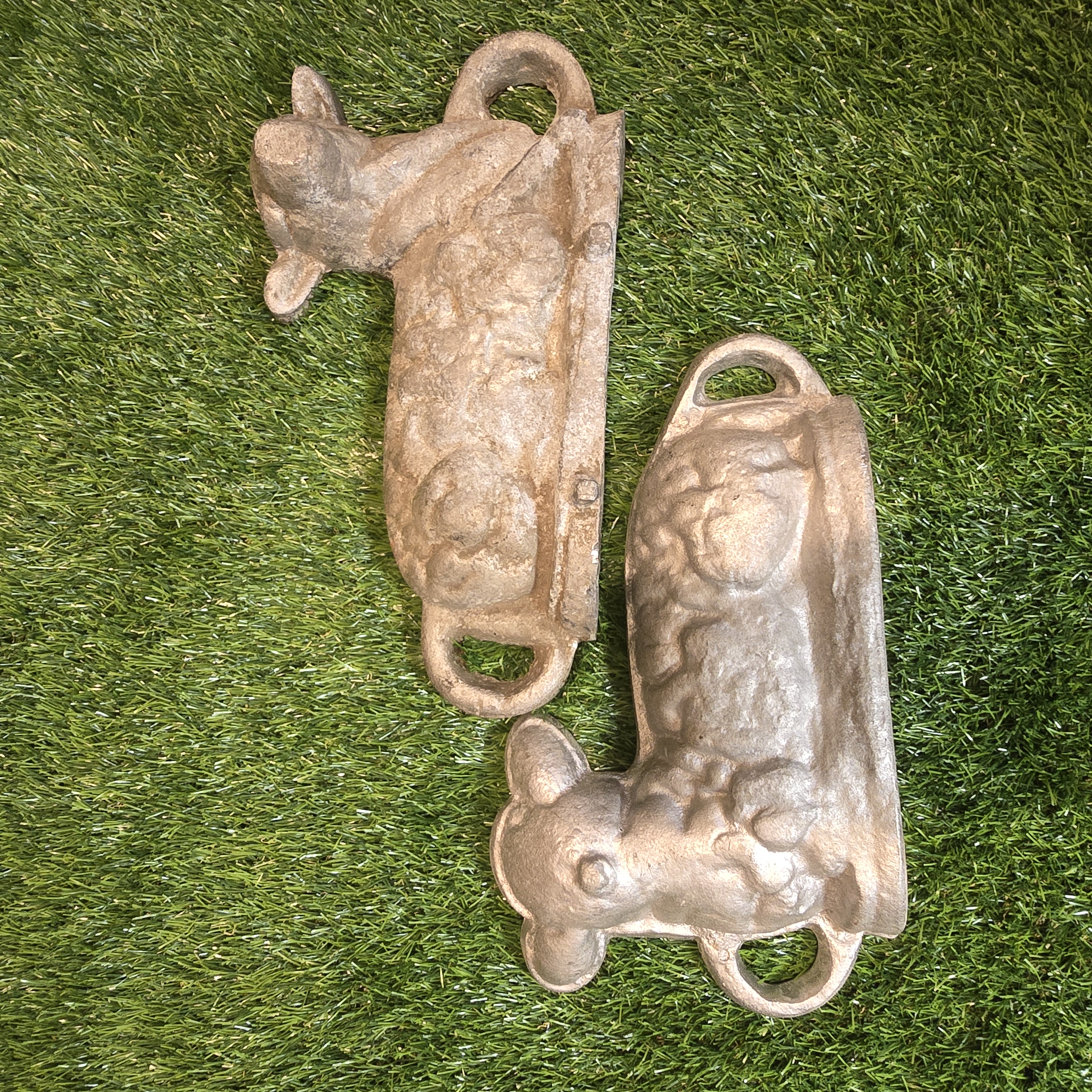 Senovinė avinėlio kepimo forma