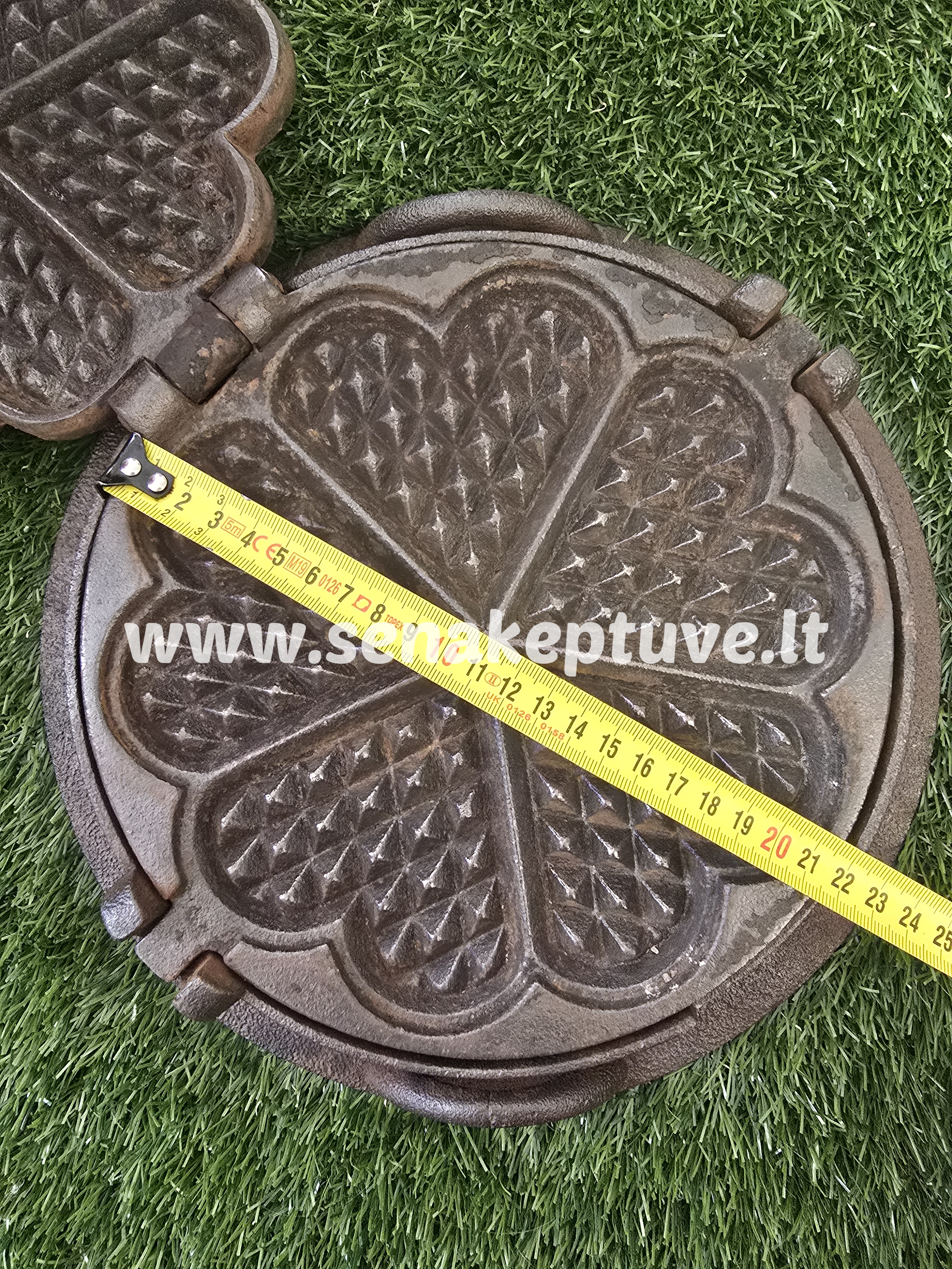 Senovinė ketaus vartoma čirvinių blynų keptuvė su žiedu