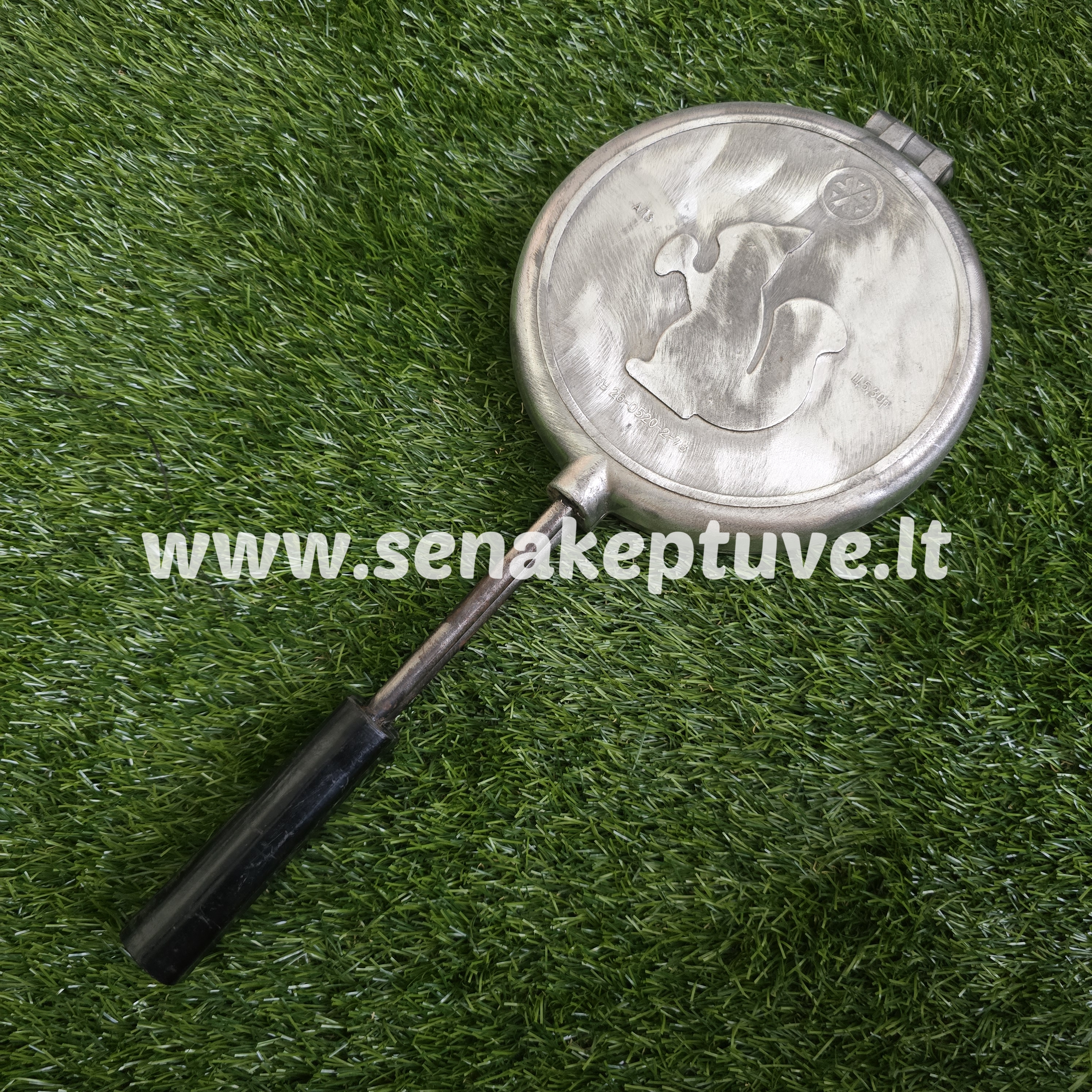 Senovinė asorti keptuvė (2 voveraitės ir 3 grybukai)