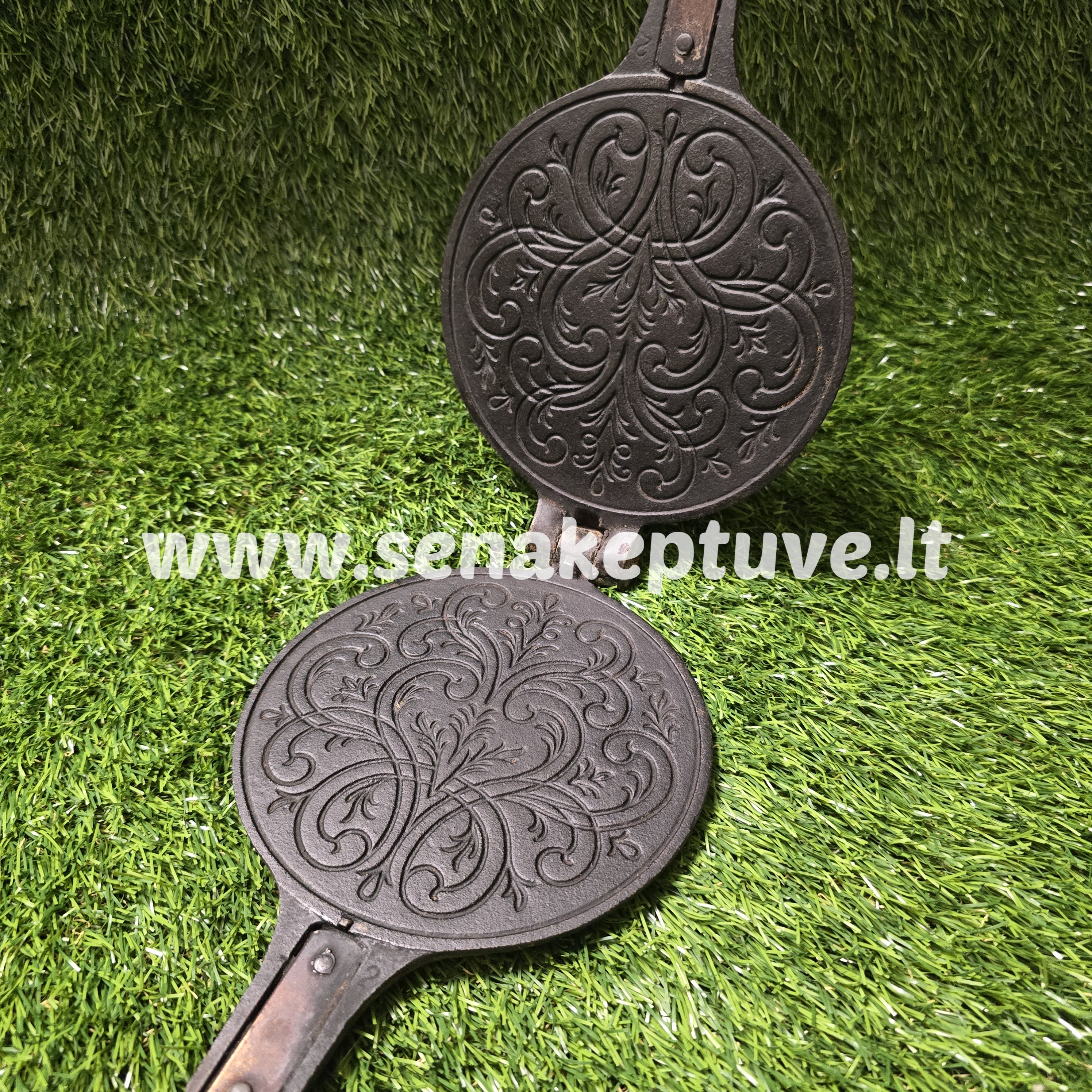 Senovinė ketaus plonų vaflių keptuvė